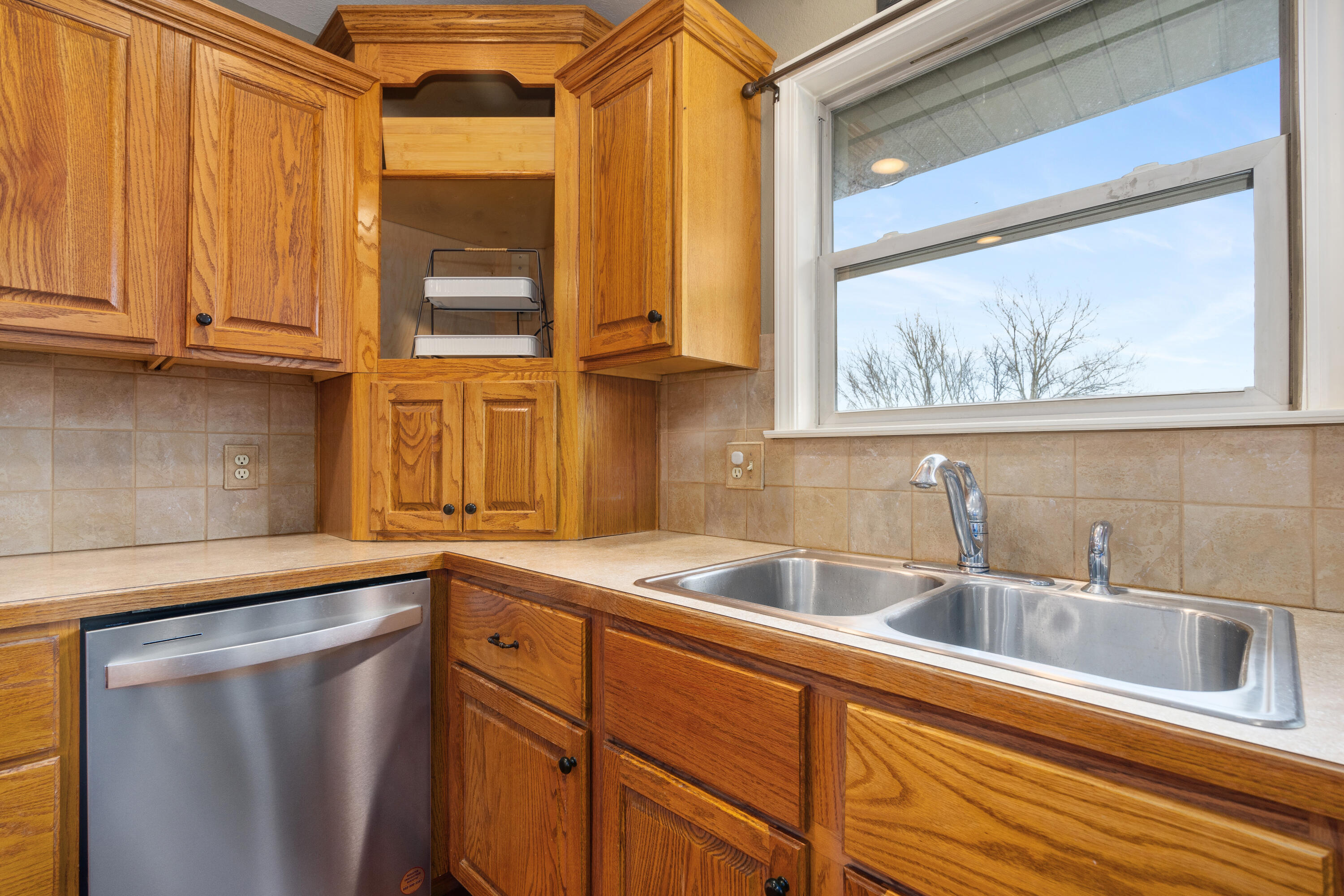 12048 North Farm Road 93 Property Photo 7