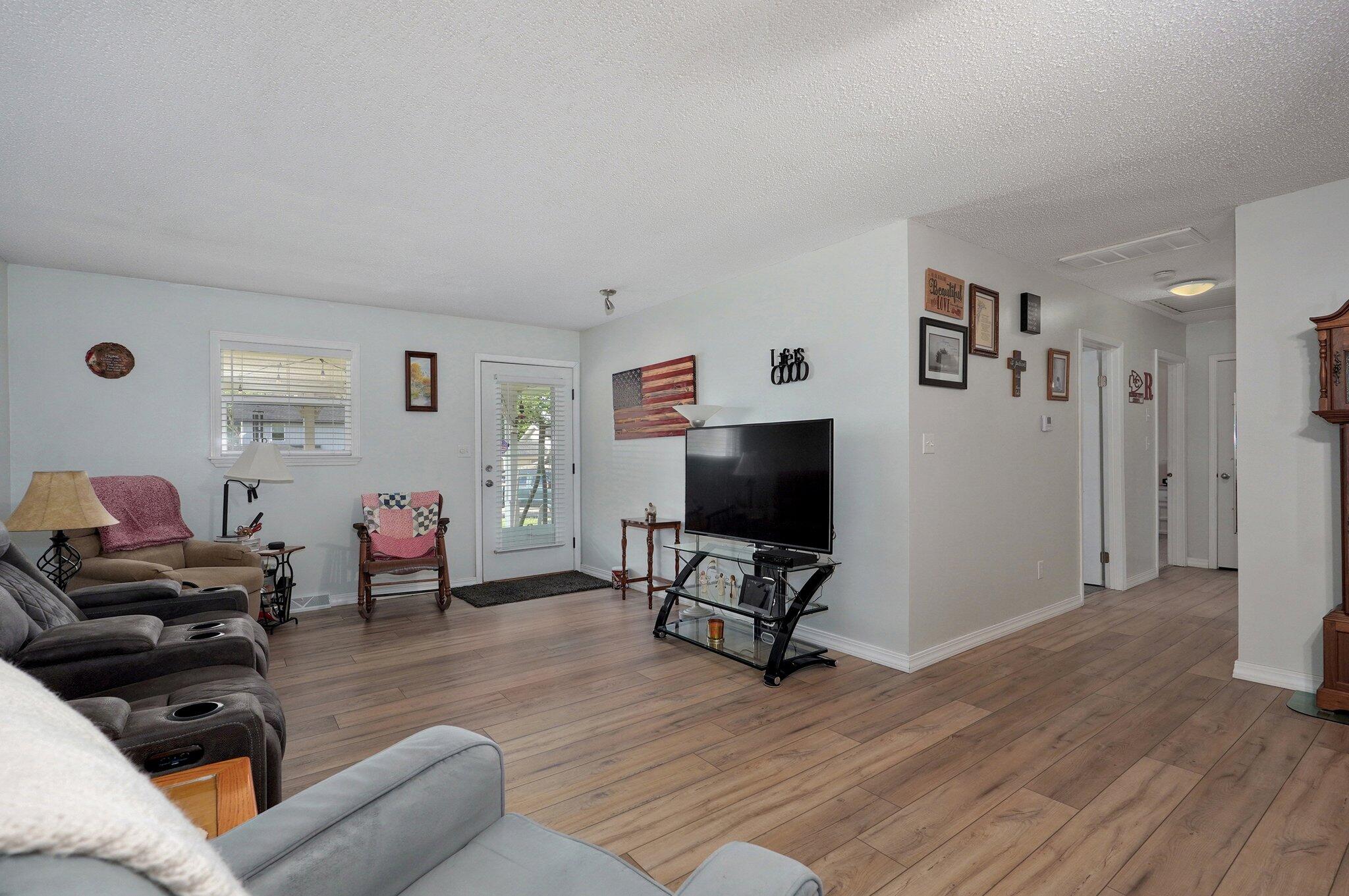 4232 West La Siesta Place Property Photo 7