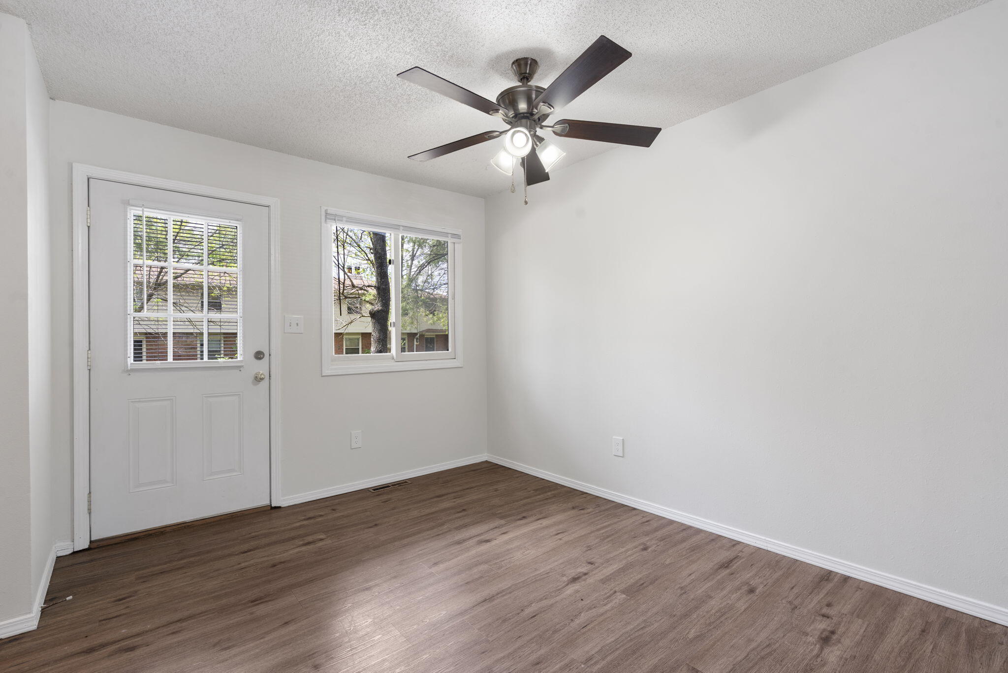1707 East Walnut Lawn Street Property Photo 5