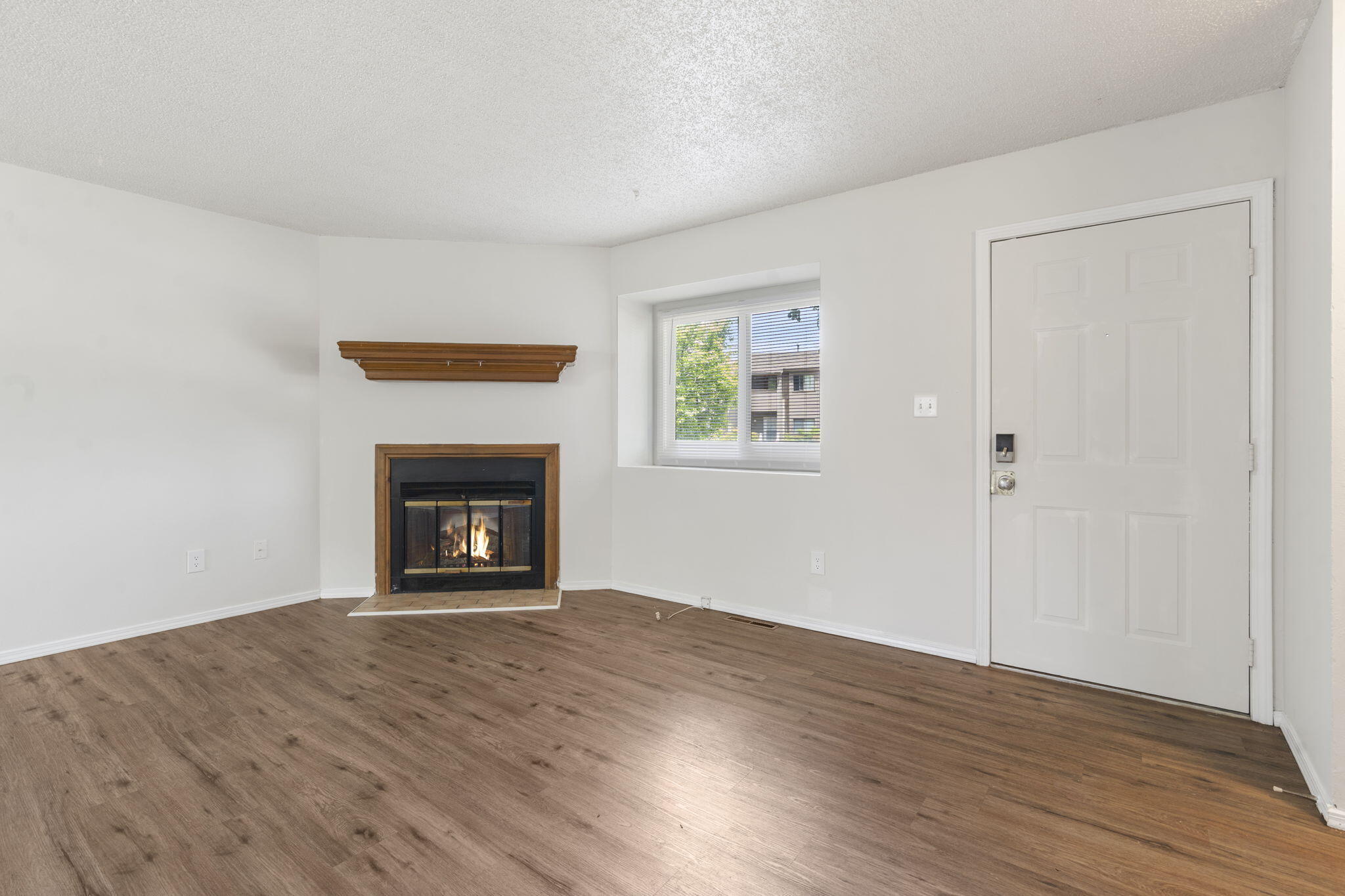 1707 East Walnut Lawn Street Property Photo 7