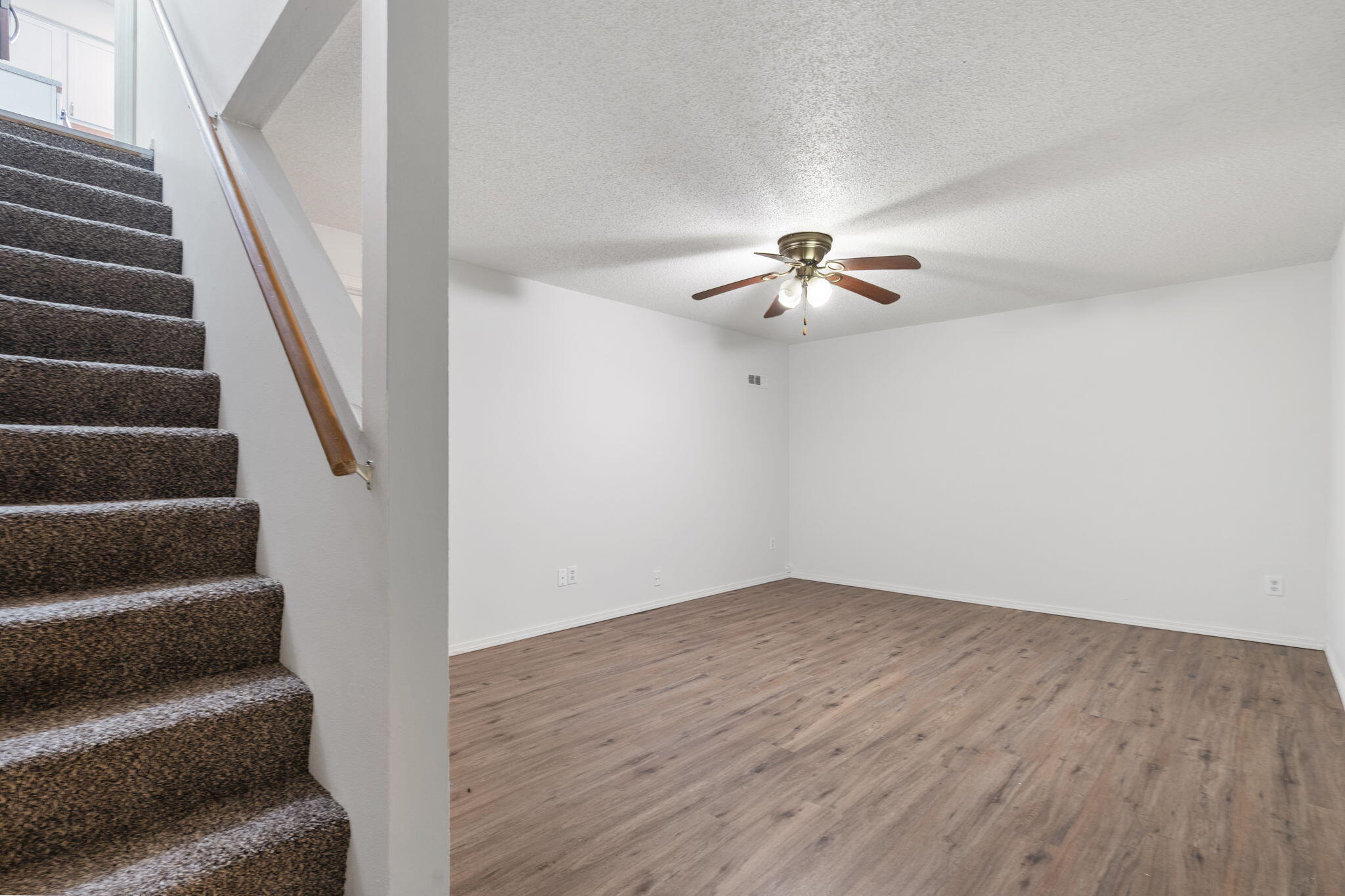 1707 East Walnut Lawn Street Property Photo 14