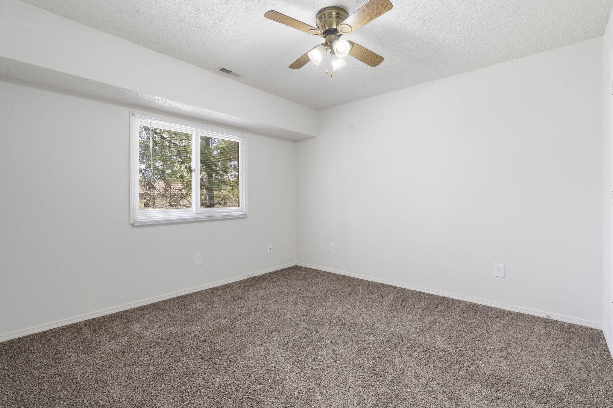 1707 East Walnut Lawn Street Property Photo 15
