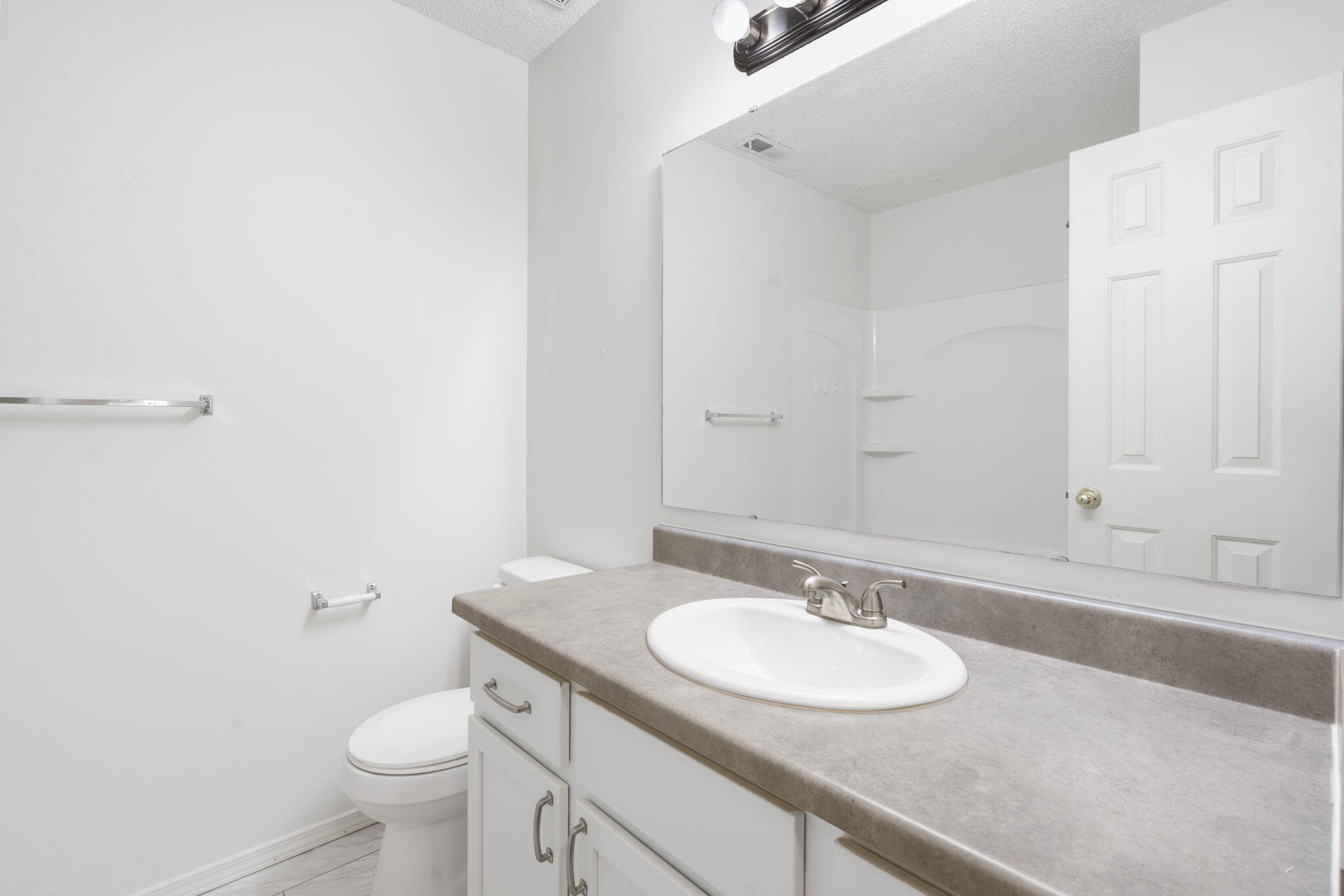 1707 East Walnut Lawn Street Property Photo 18