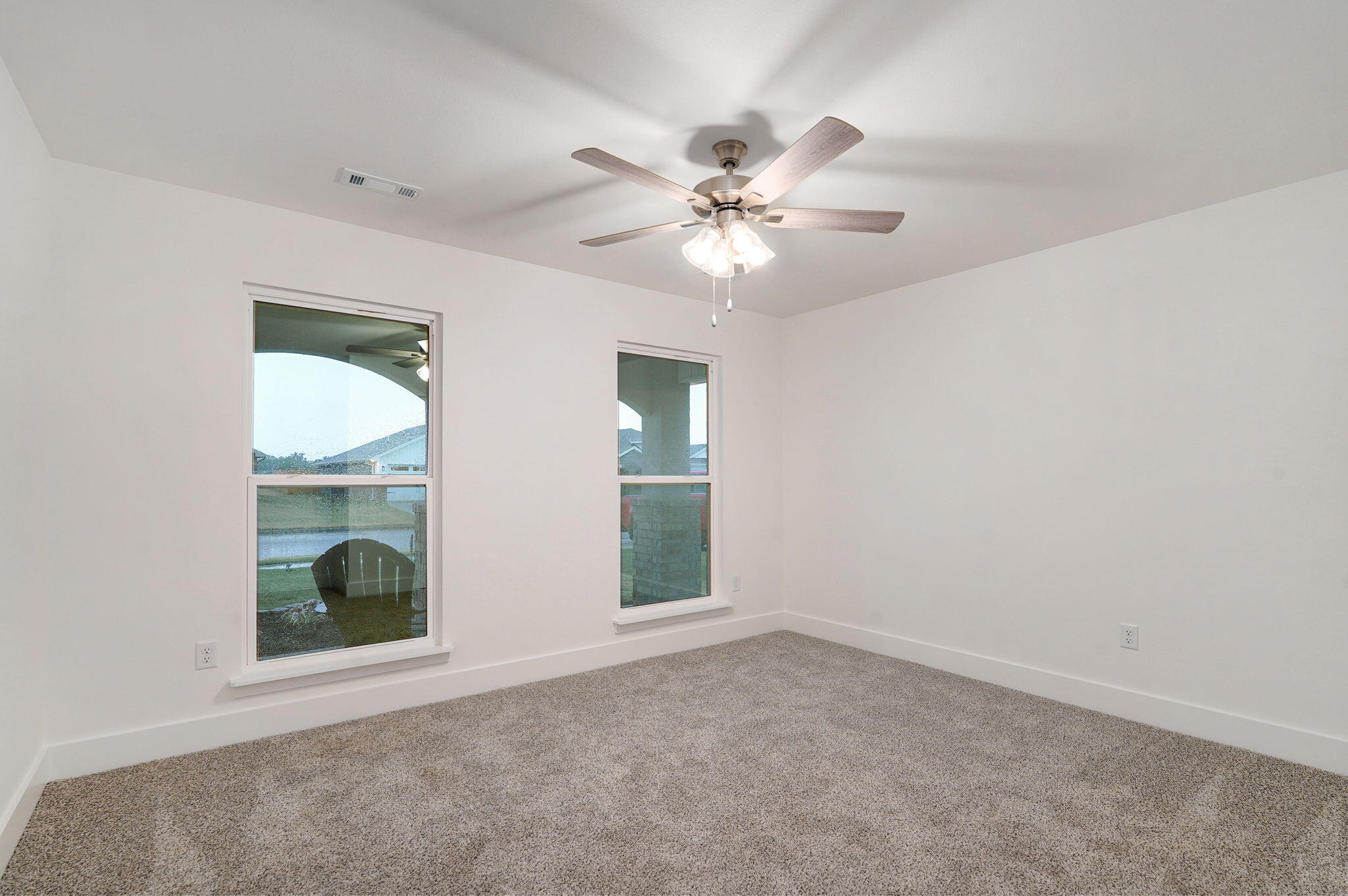 1619 East White Oak Street Property Photo 25