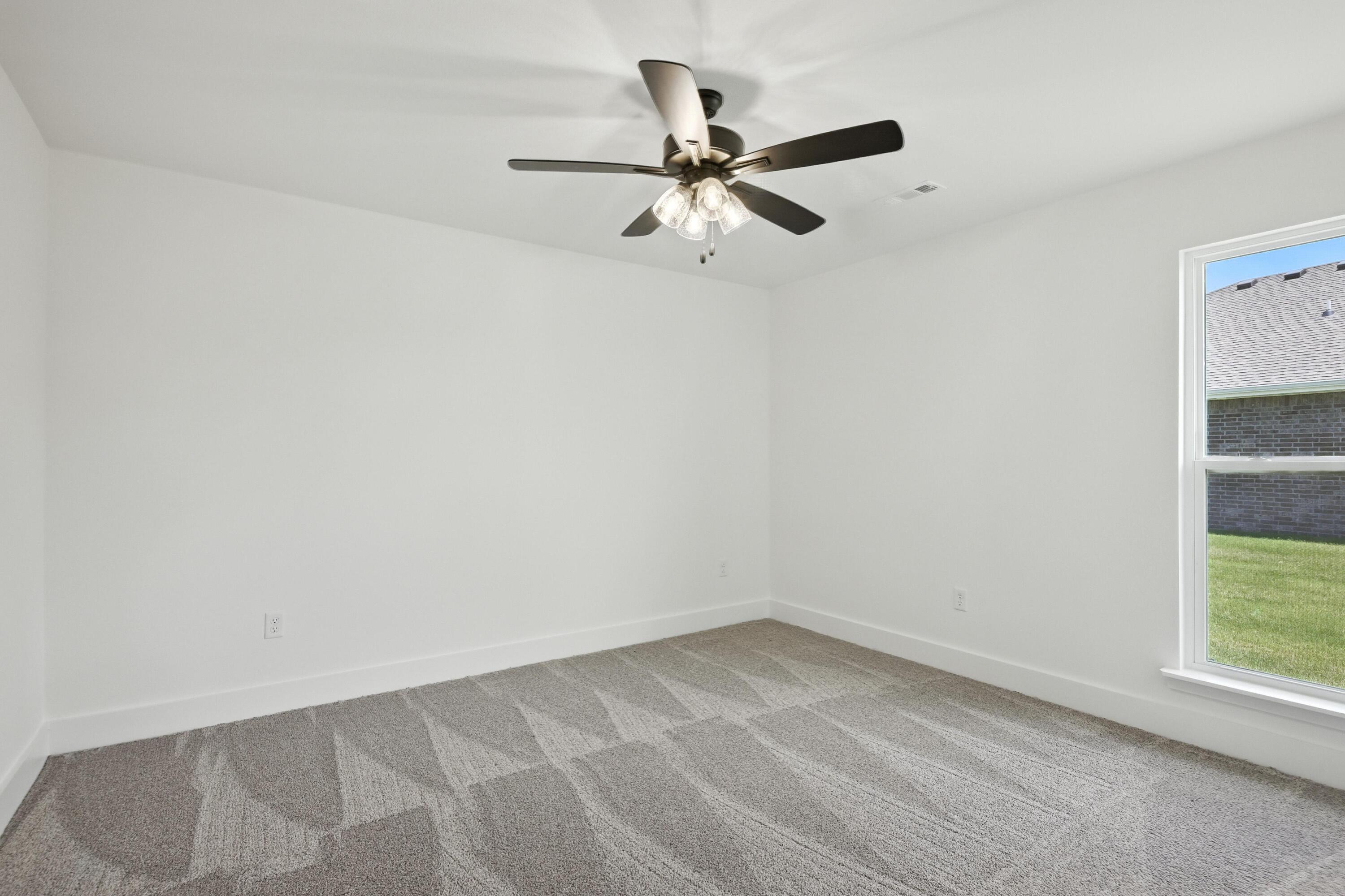 1701 East White Oak Street Property Photo 13