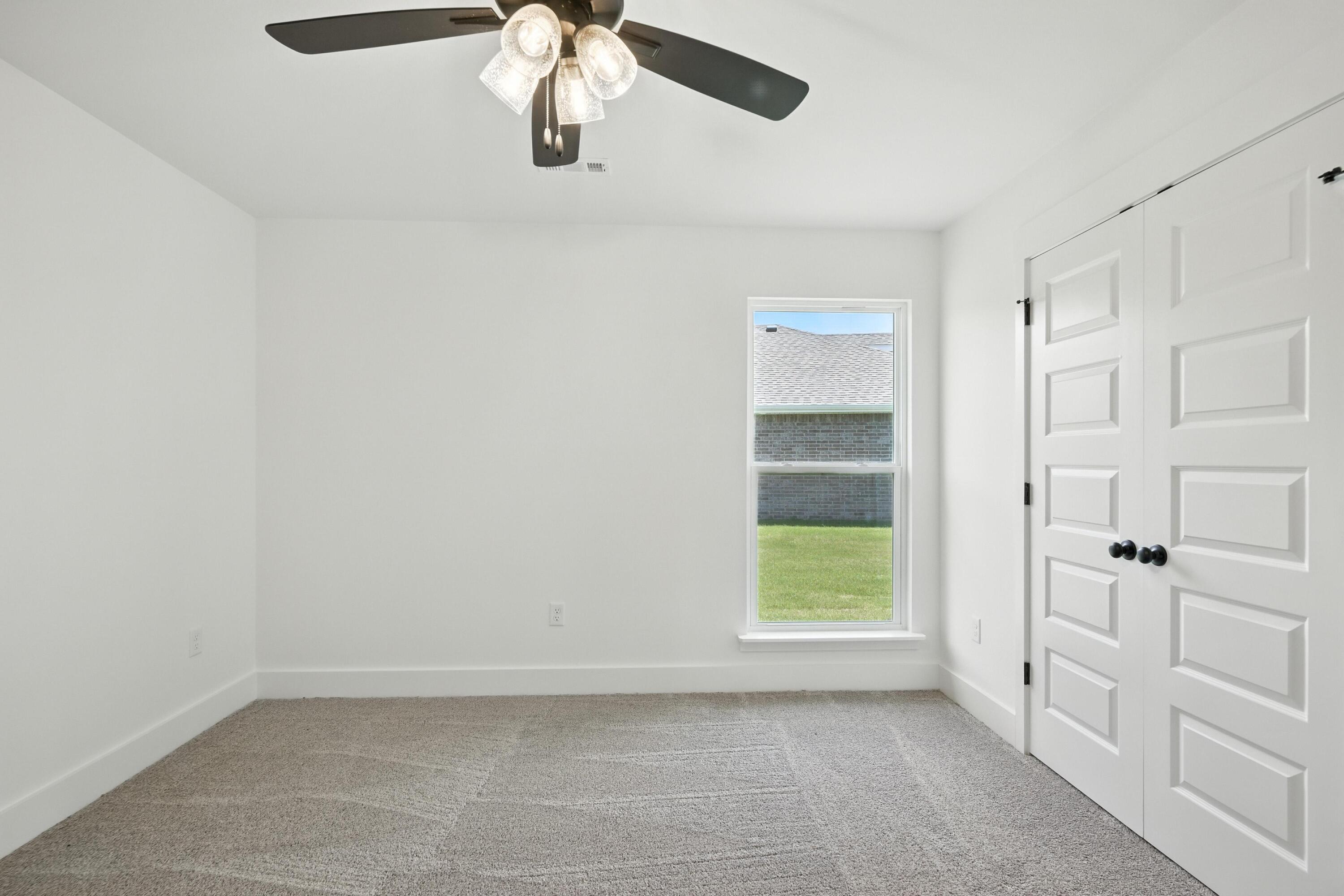 1701 East White Oak Street Property Photo 14