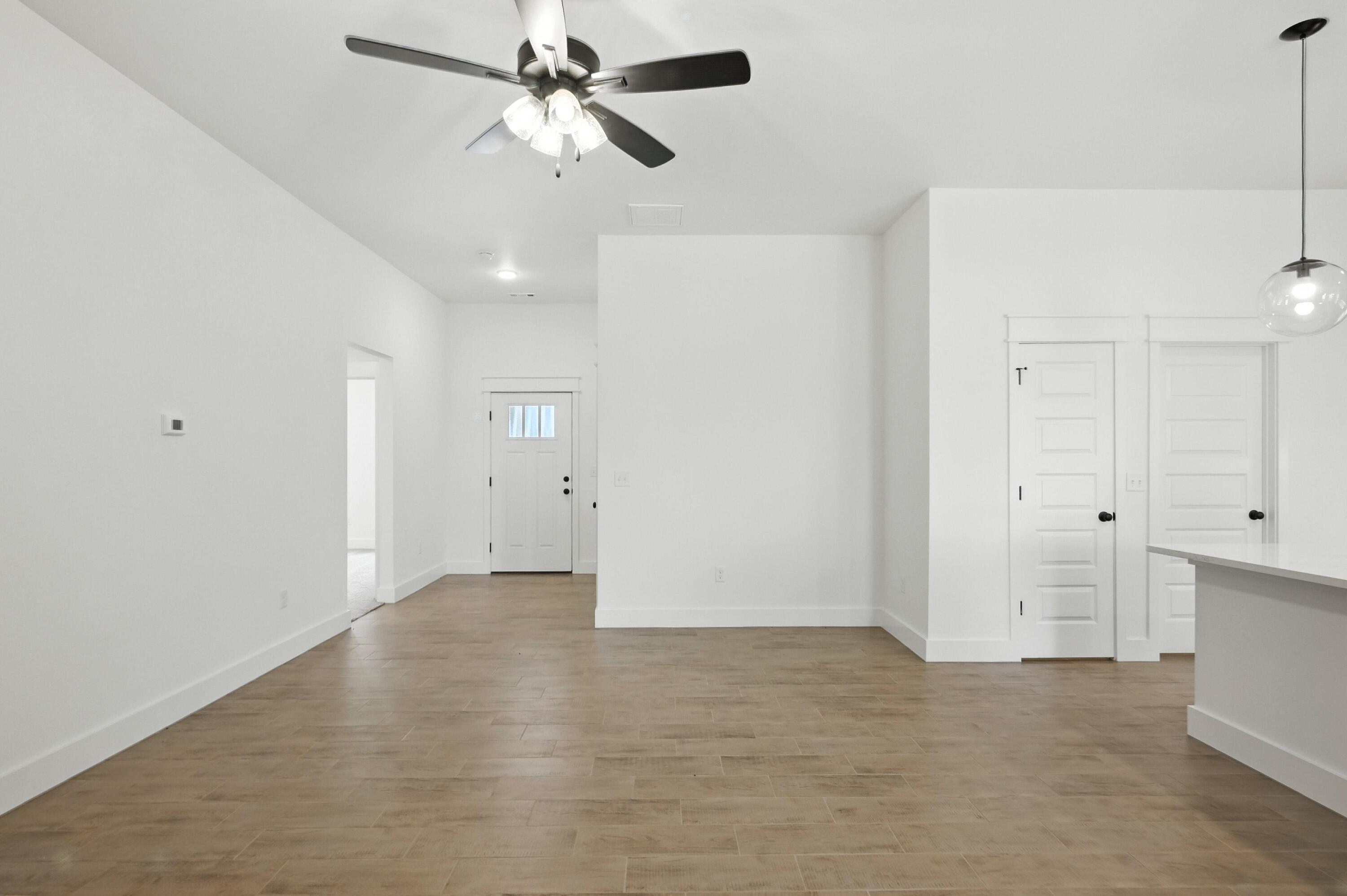 1701 East White Oak Street Property Photo 21