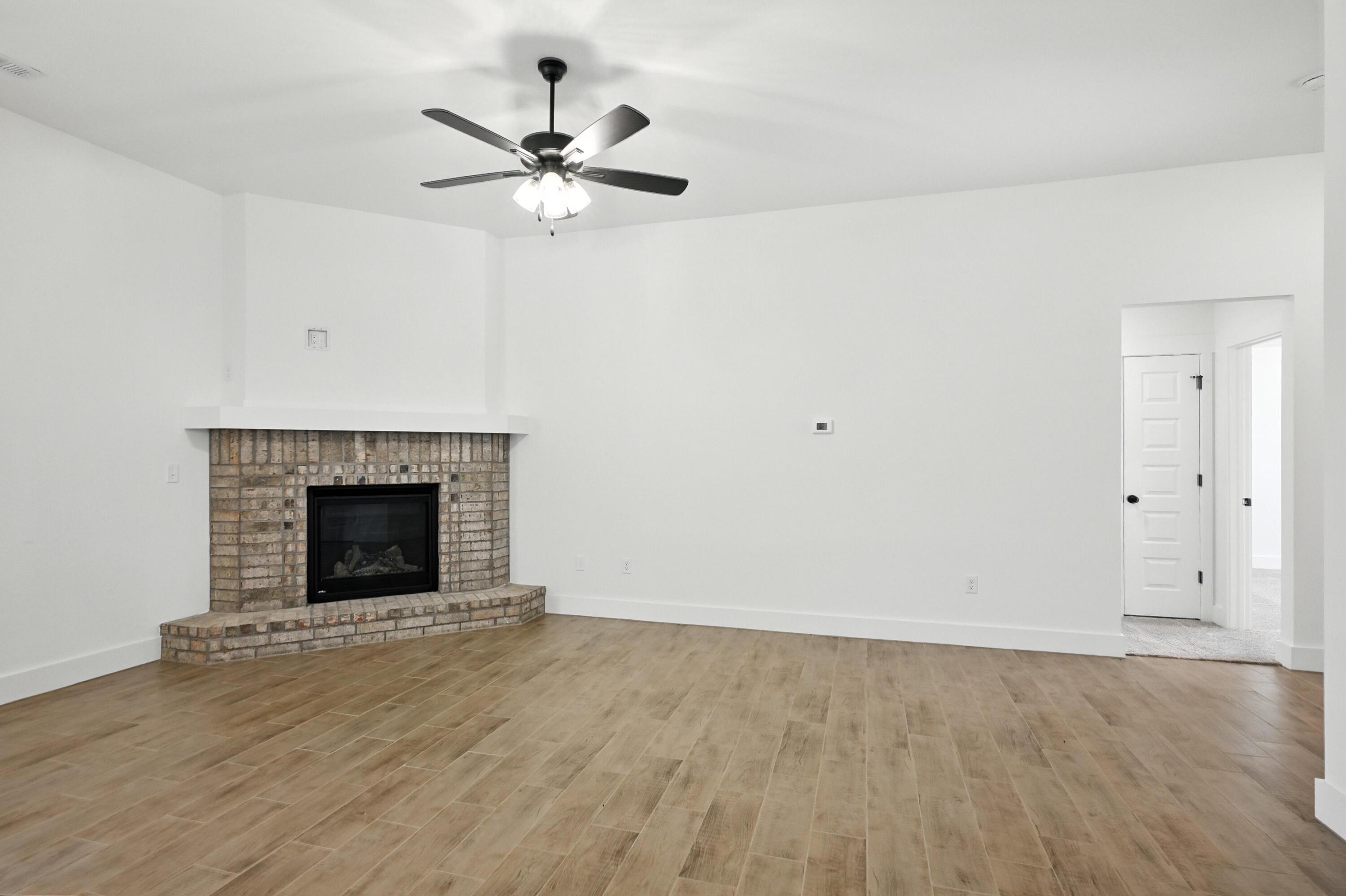 1701 East White Oak Street Property Photo 27