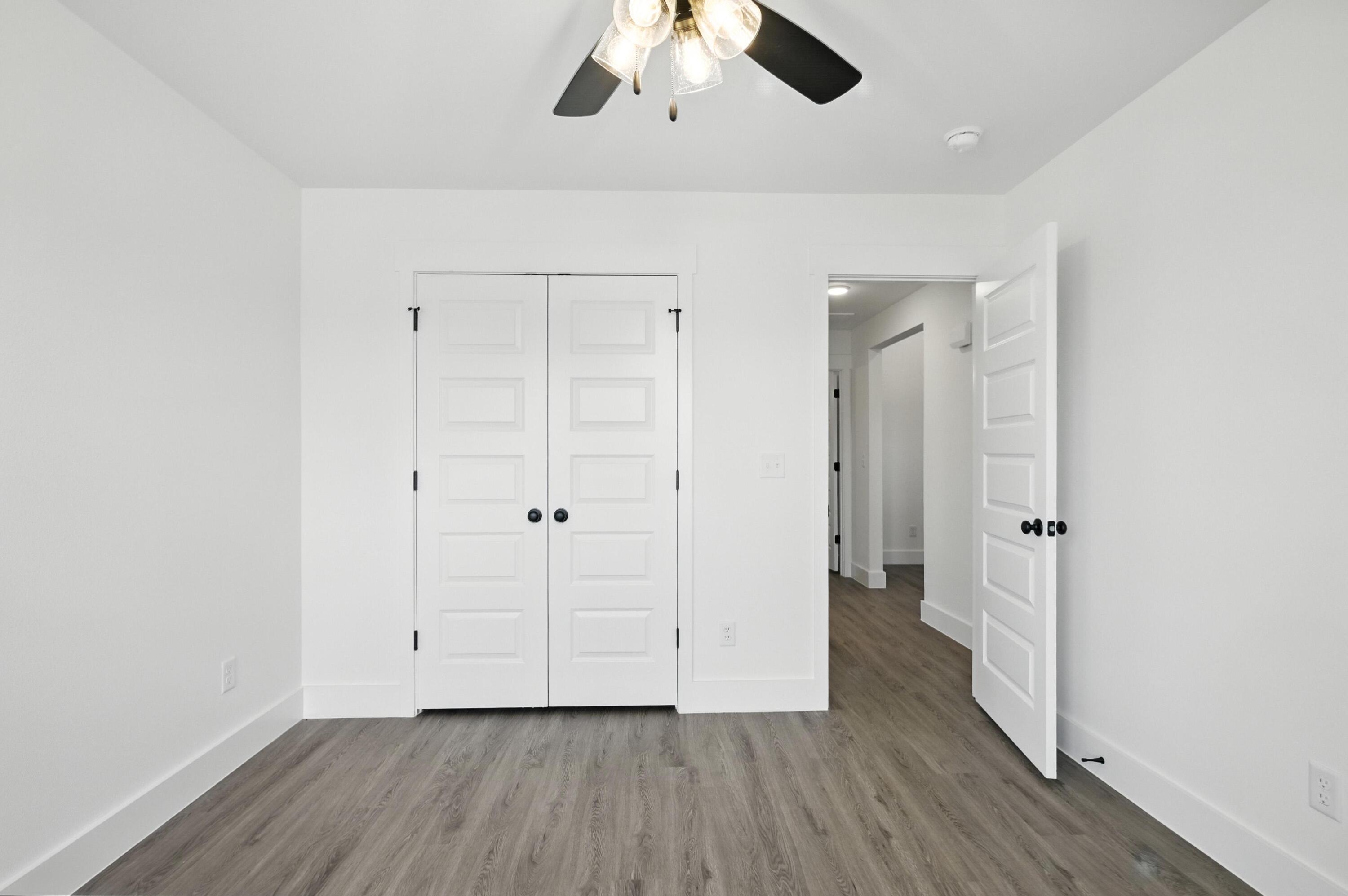 1707 East White Oak Drive Property Photo 6