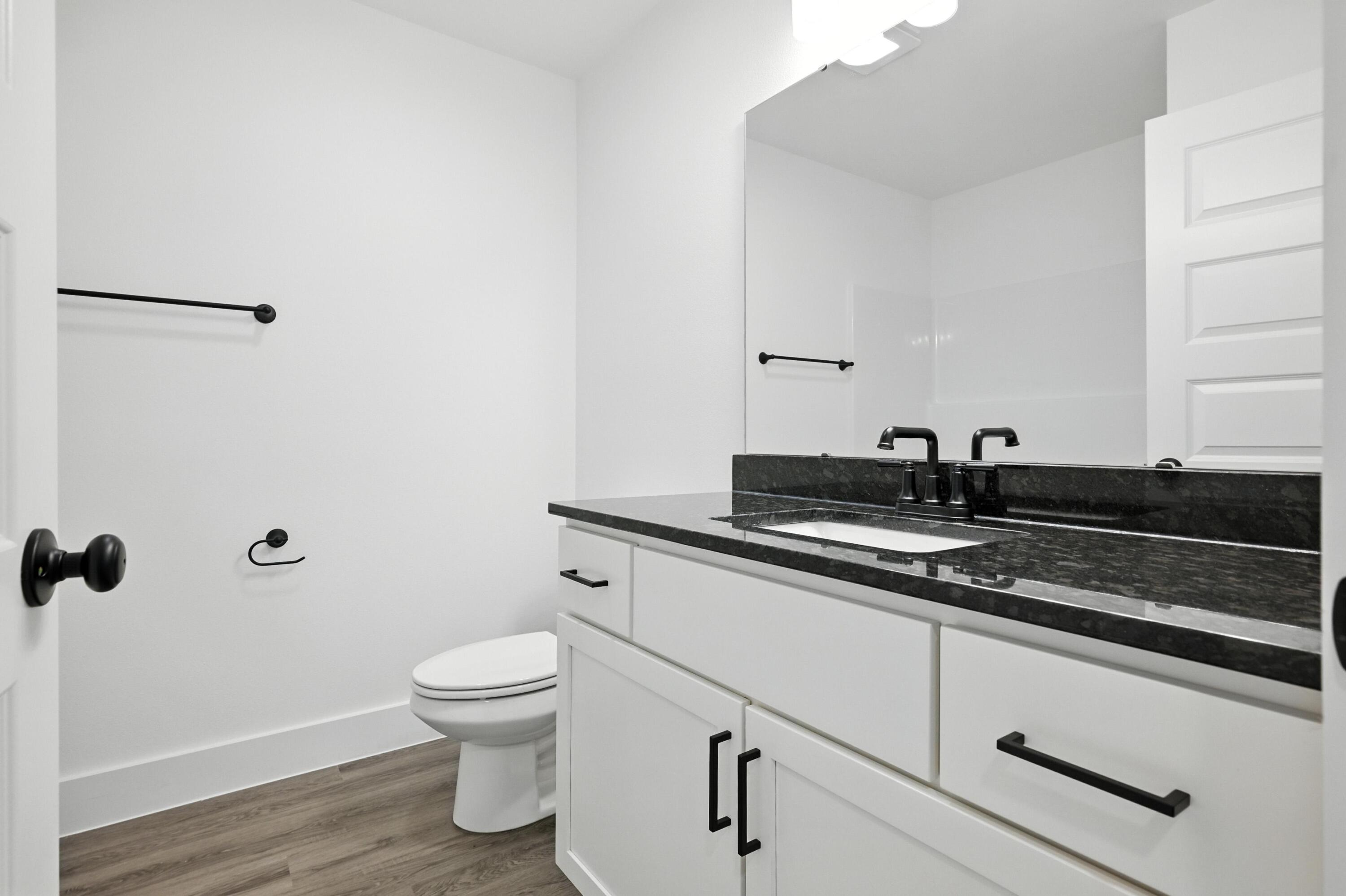 1707 East White Oak Drive Property Photo 8