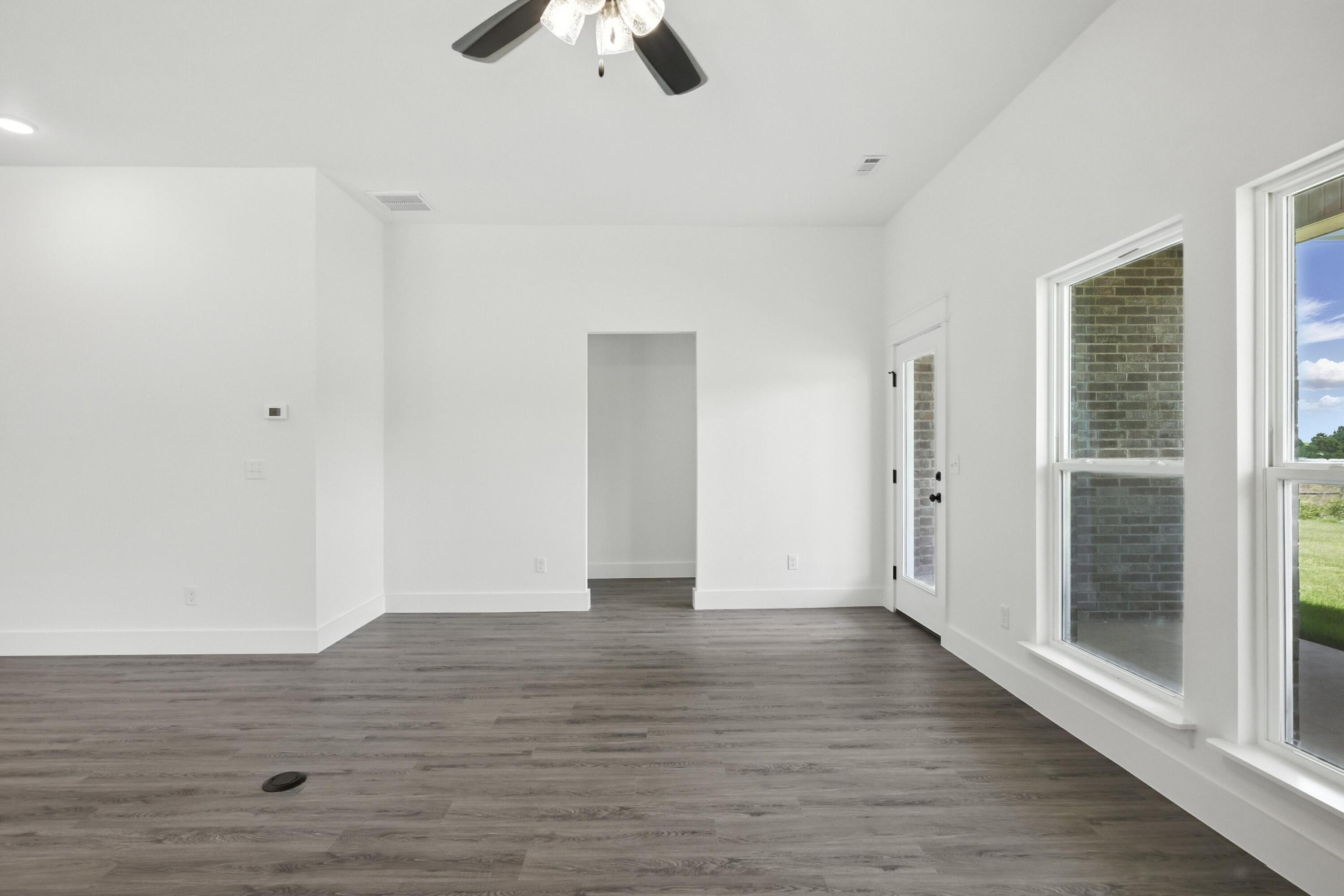 1707 East White Oak Drive Property Photo 29