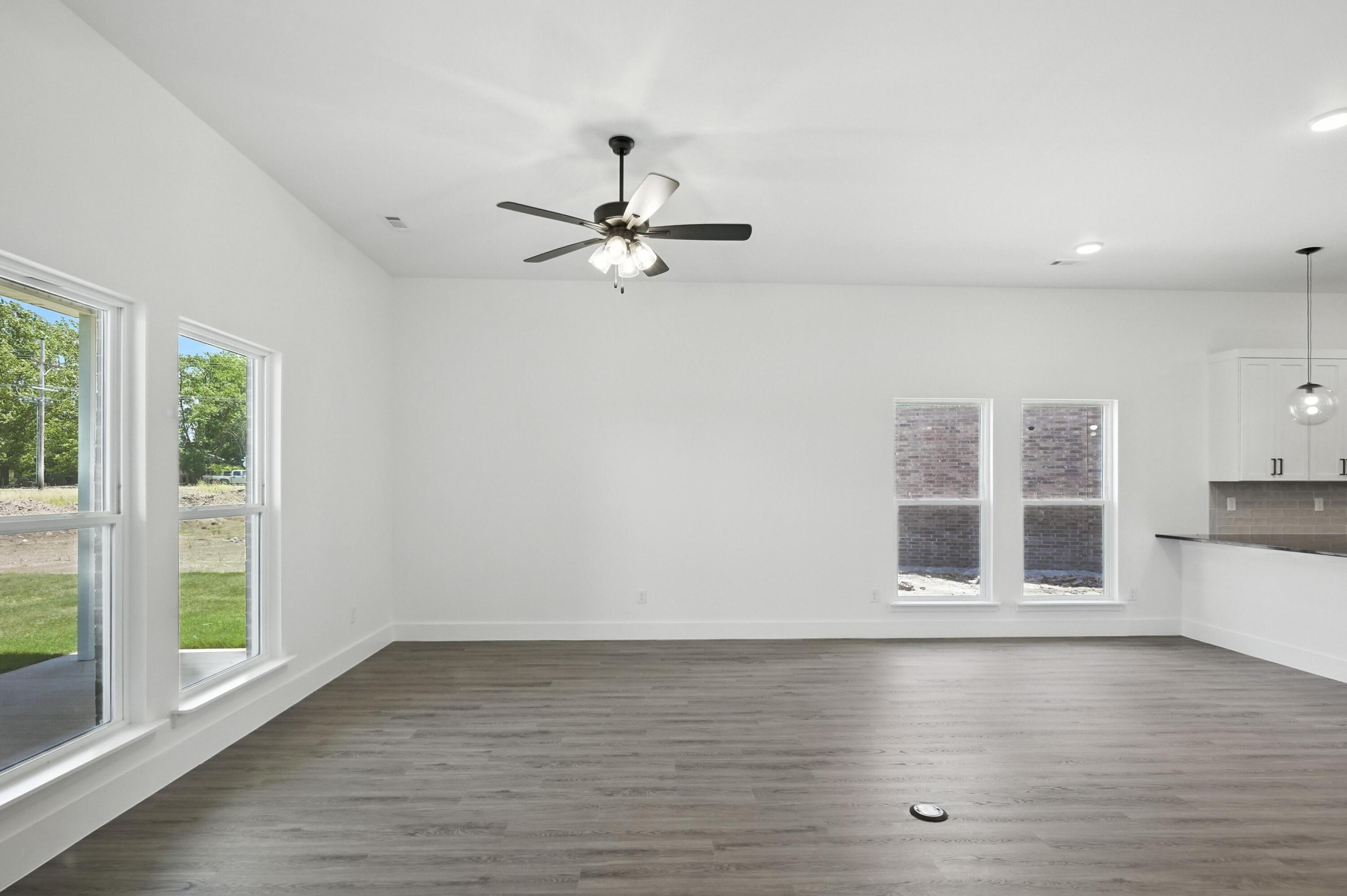 1707 East White Oak Drive Property Photo 32