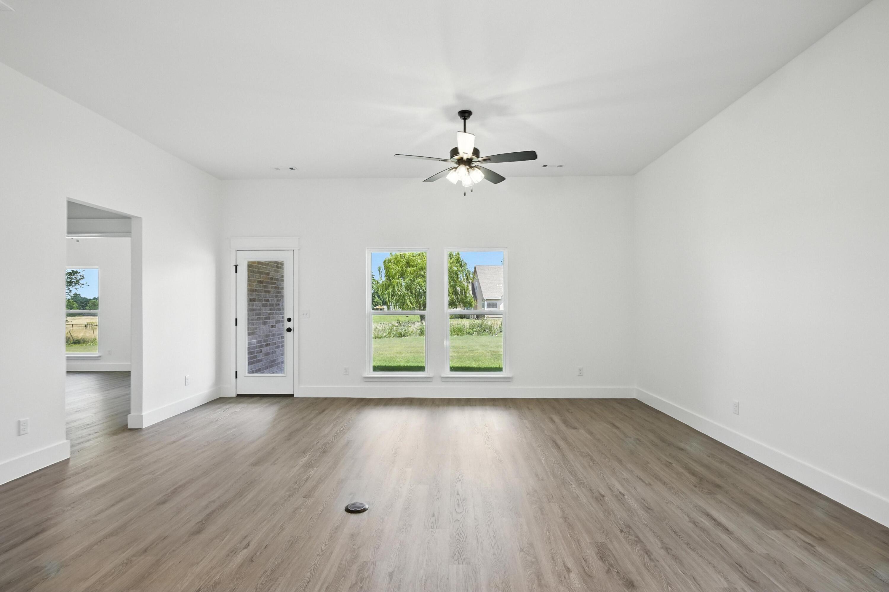 1707 East White Oak Drive Property Photo 34