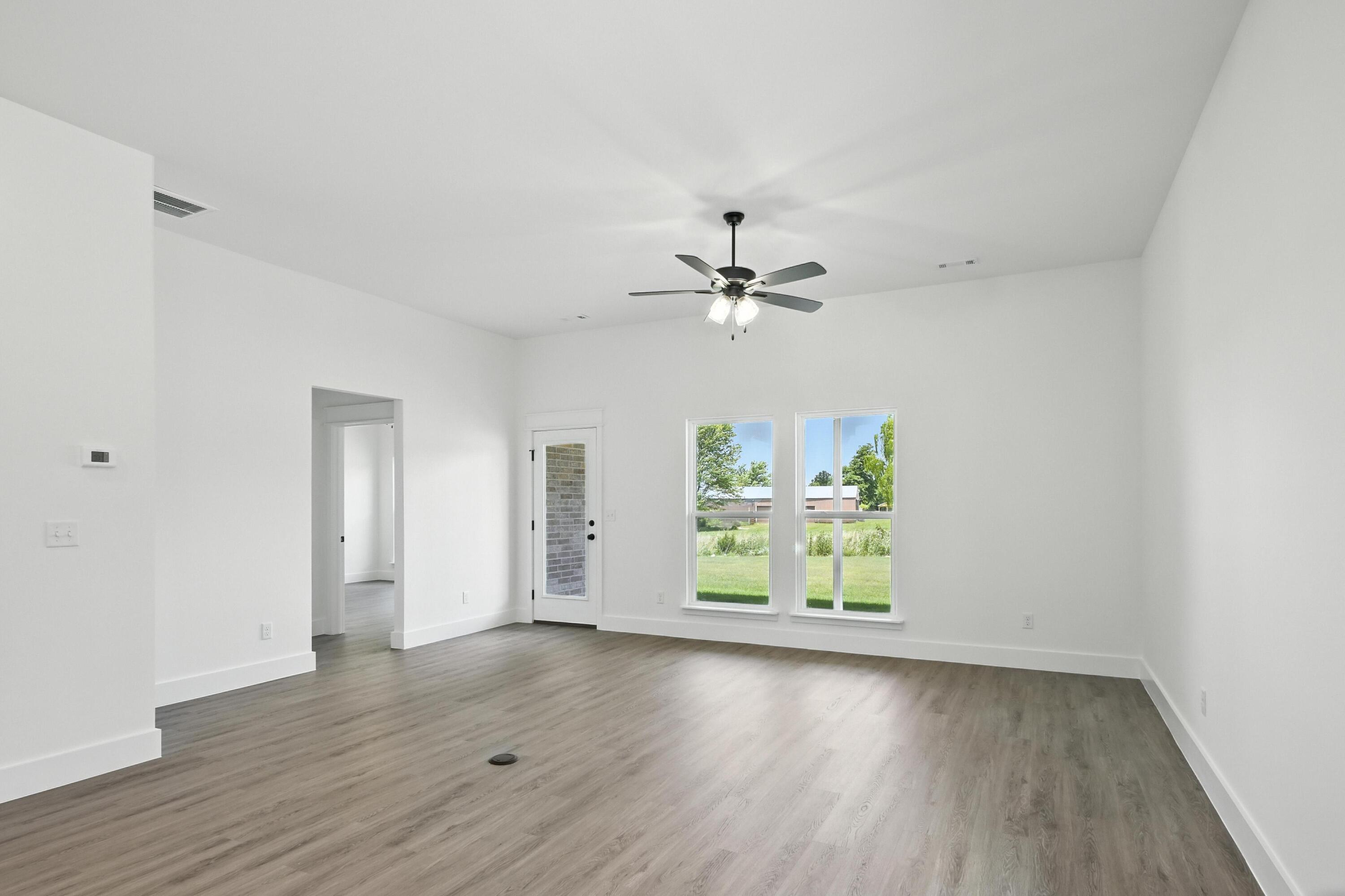1707 East White Oak Drive Property Photo 35