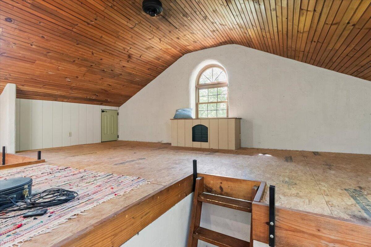 12704 County Road 7370 Property Photo 25