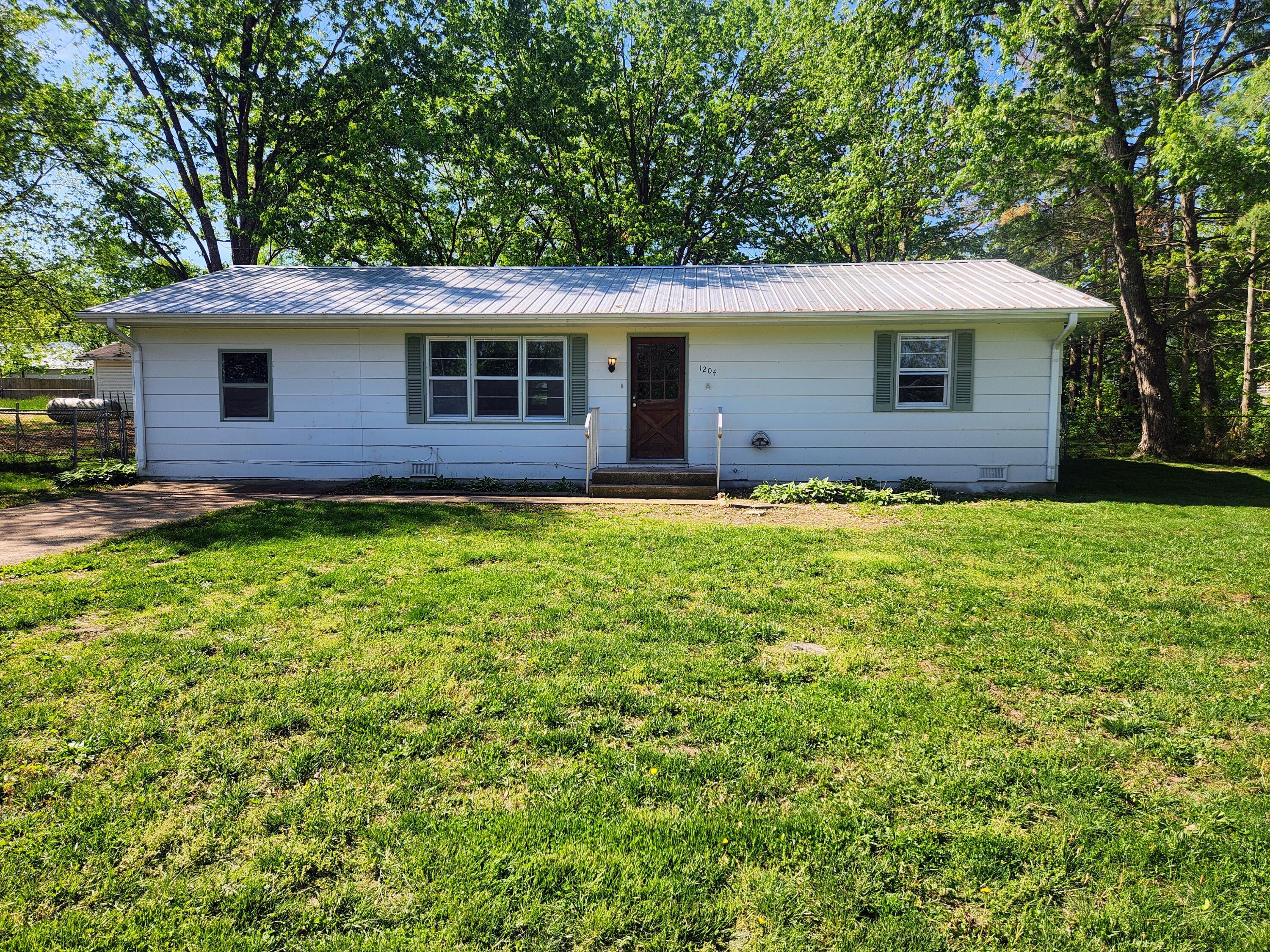 1204 Dewey Street Property Photo 1