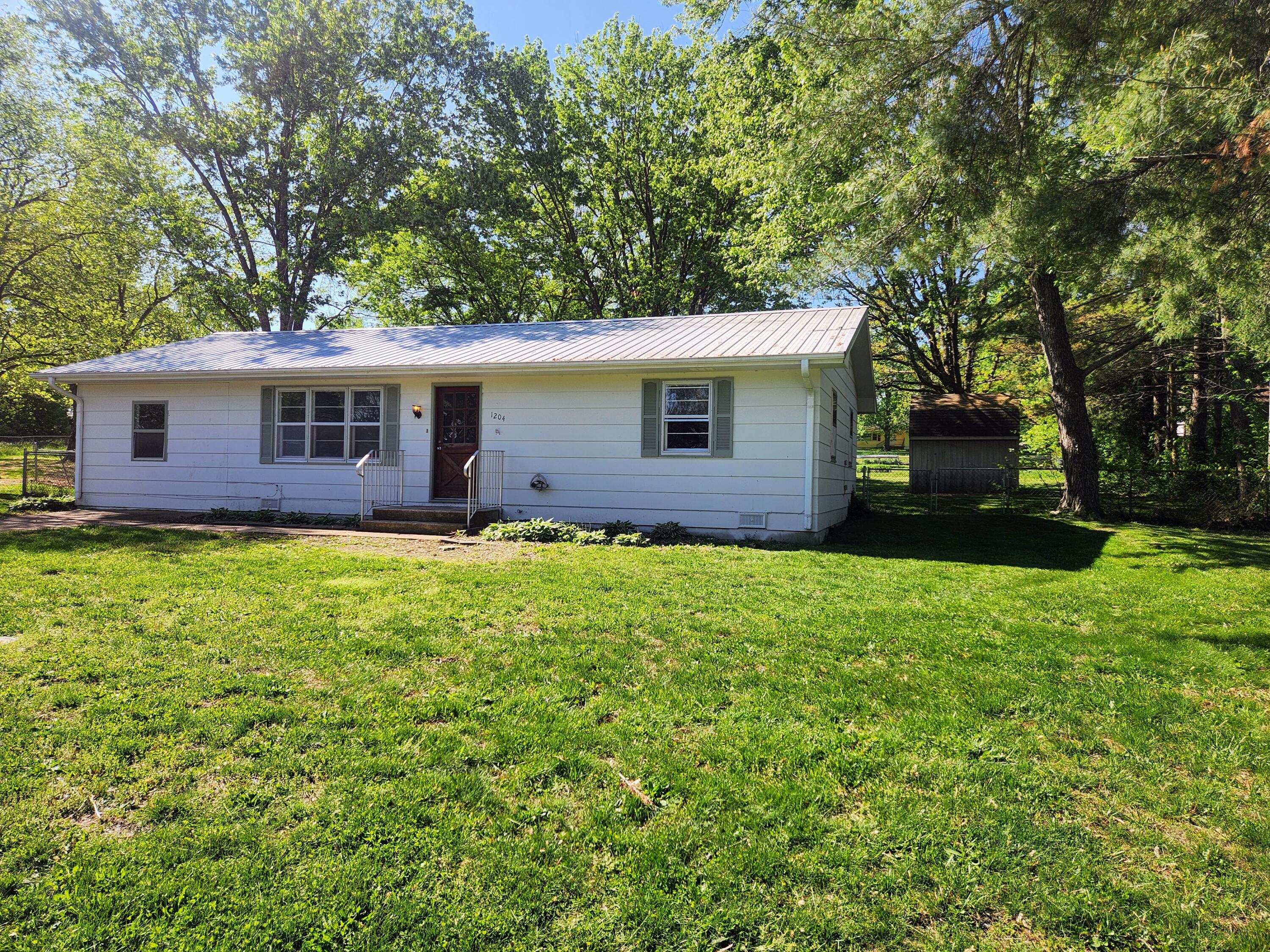 1204 Dewey Street Property Photo 2