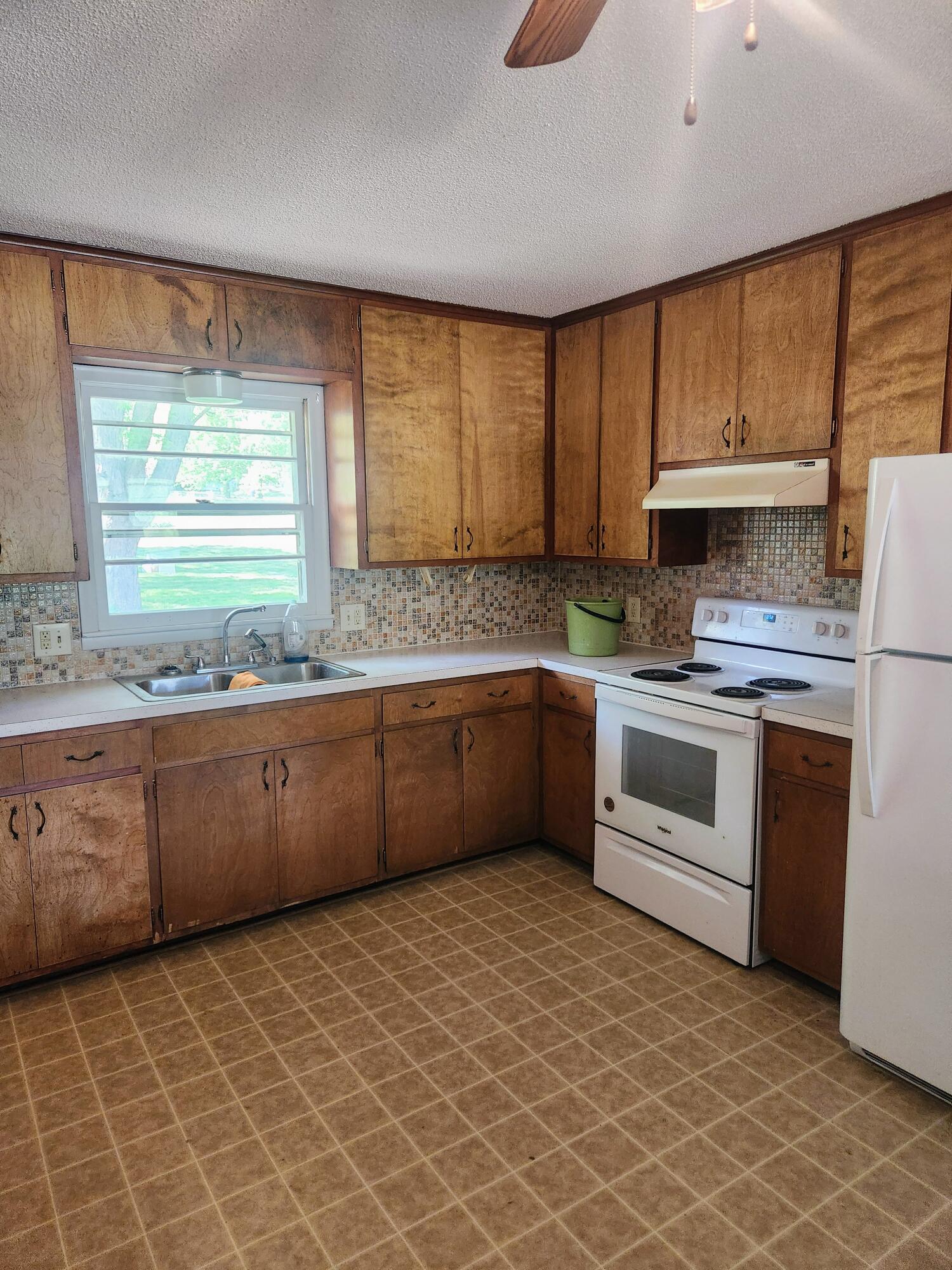 1204 Dewey Street Property Photo 7