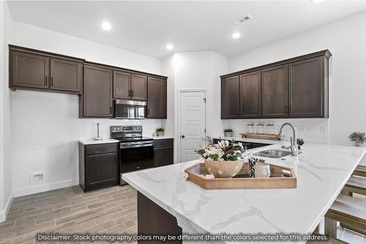1508 East White Oak Street Property Photo 6