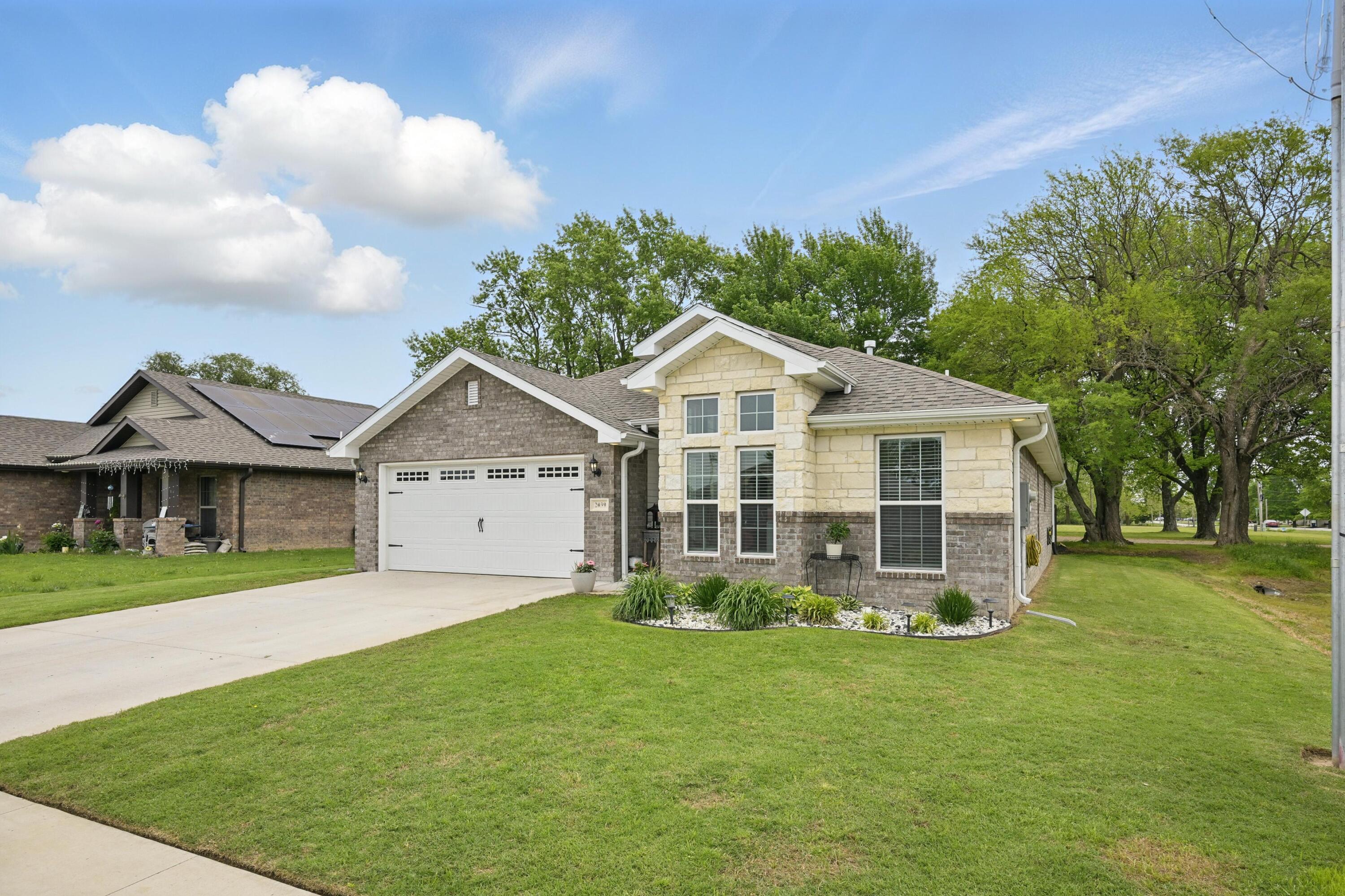 2039 Eagle Drive Property Photo 2