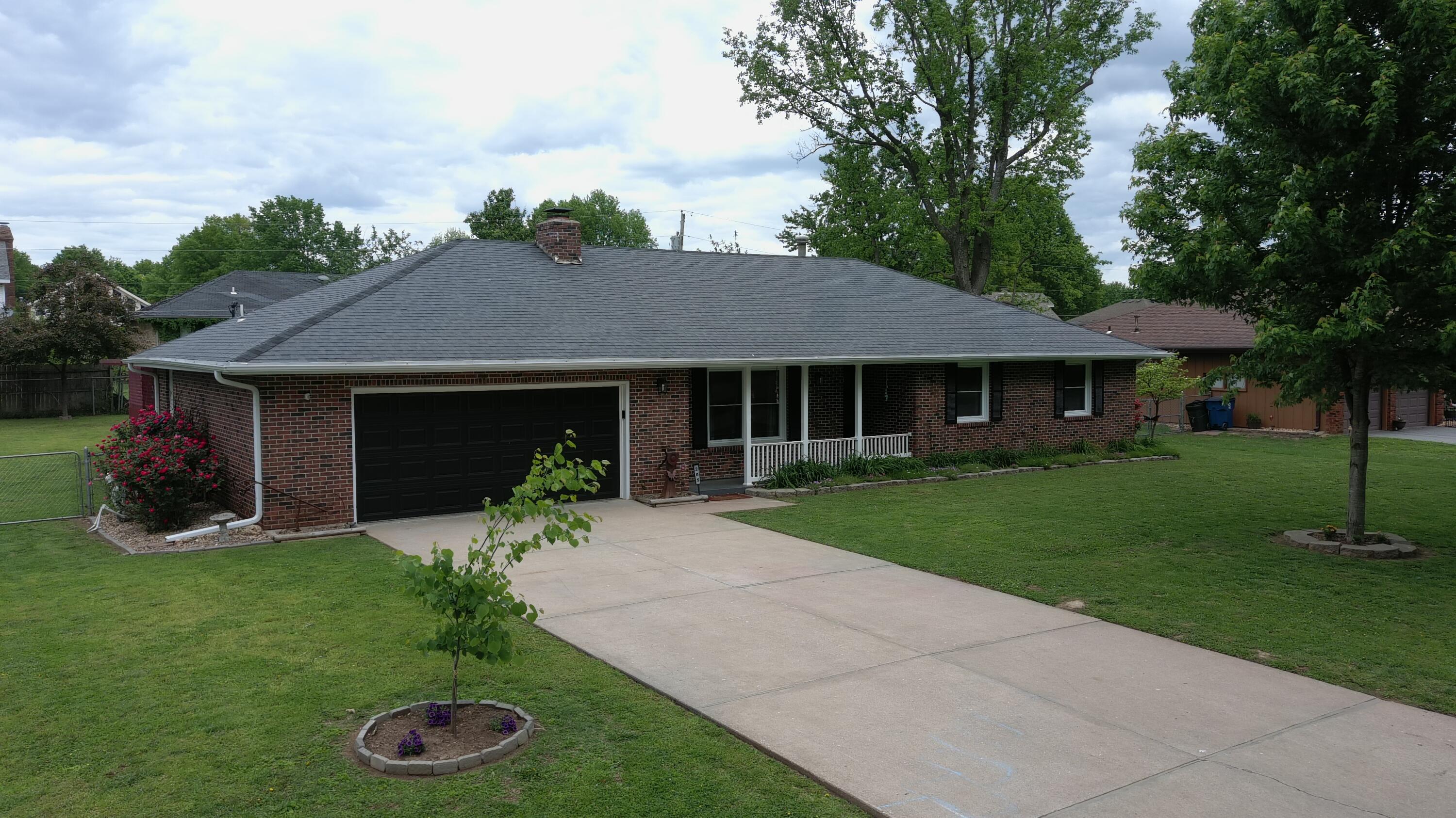 205 West Aven Avenue Property Photo 2