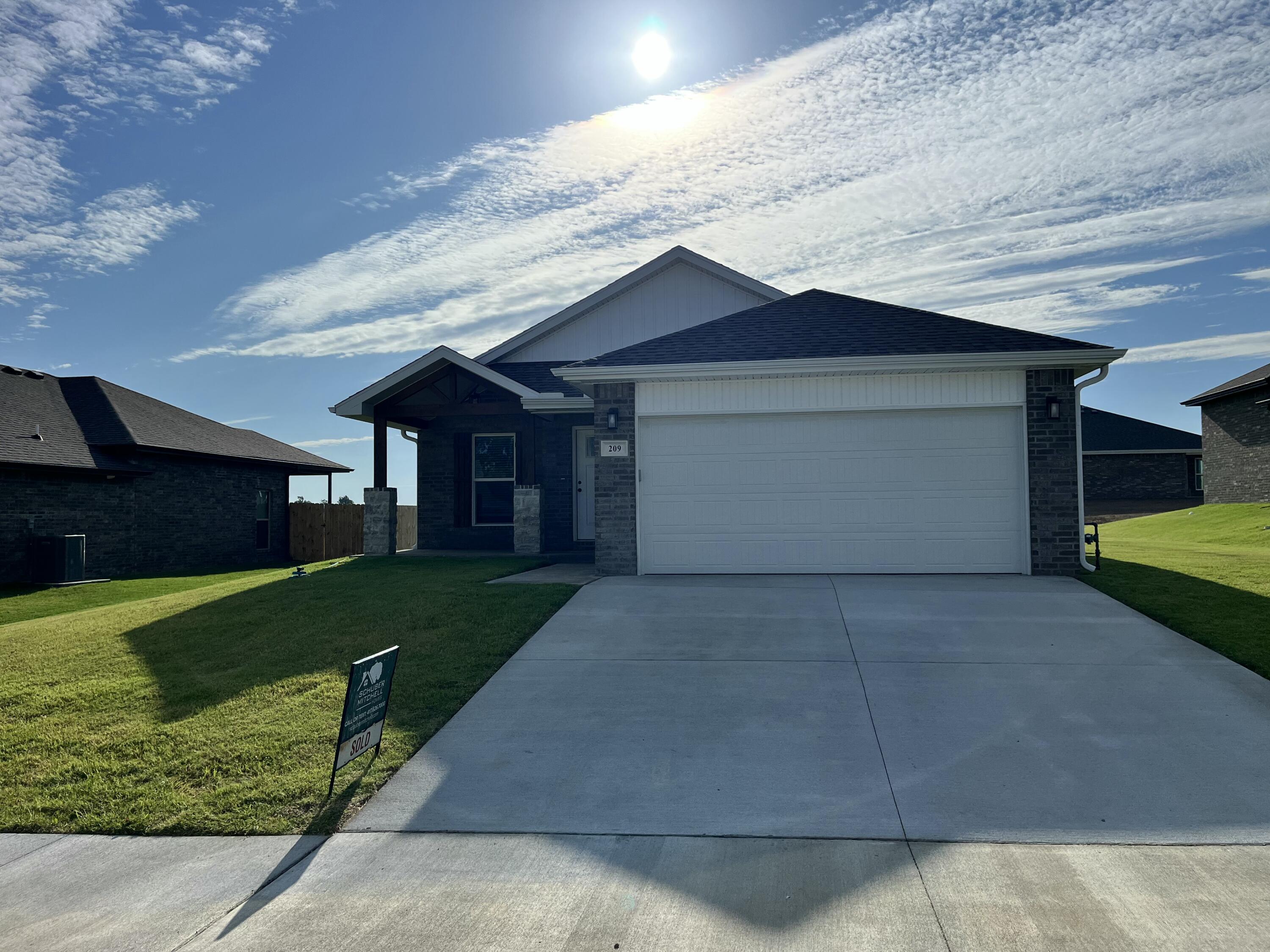 209 Beligan Blue Boulevard Property Photo 1