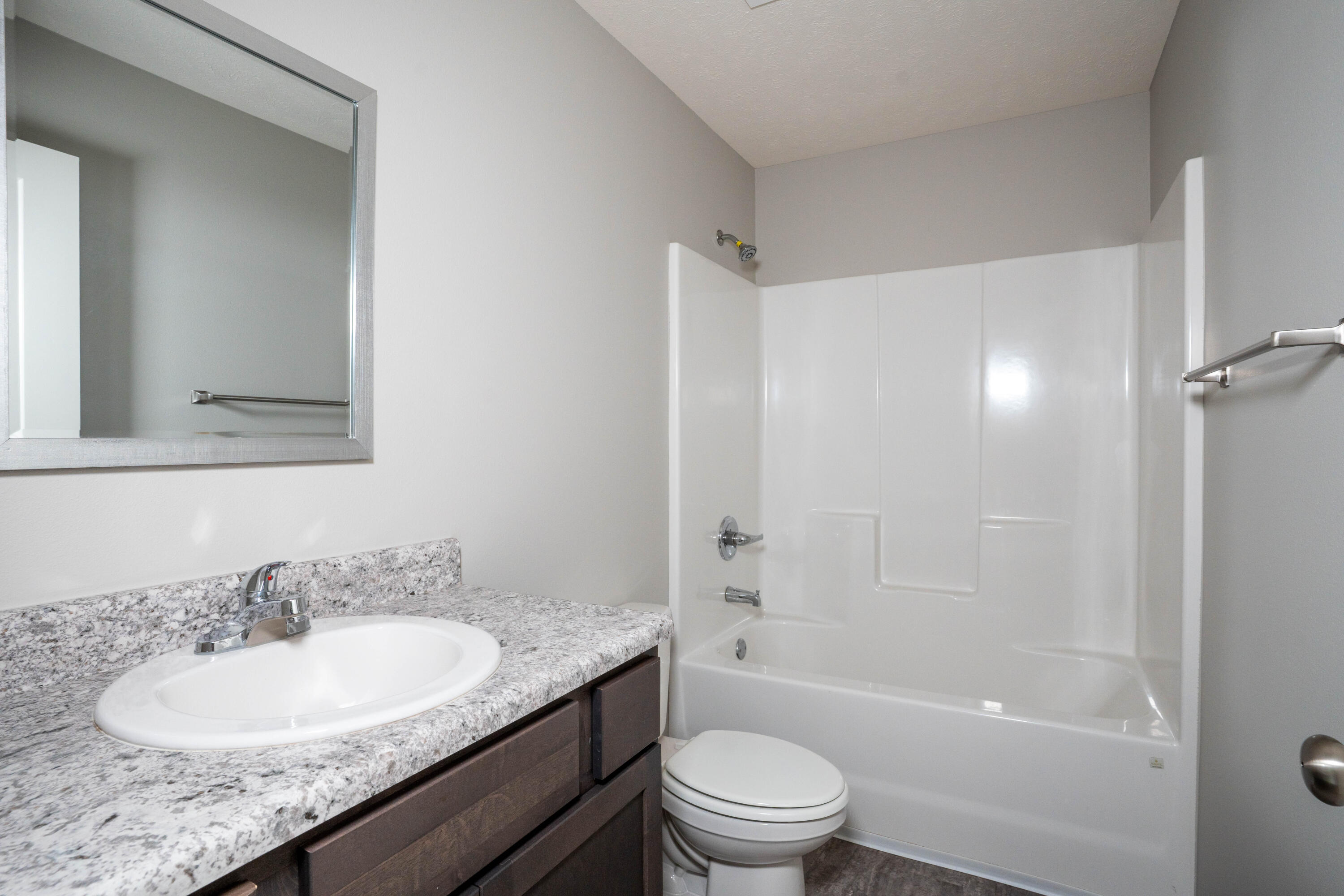 110 Pin Oak Dr Drive Property Photo 11