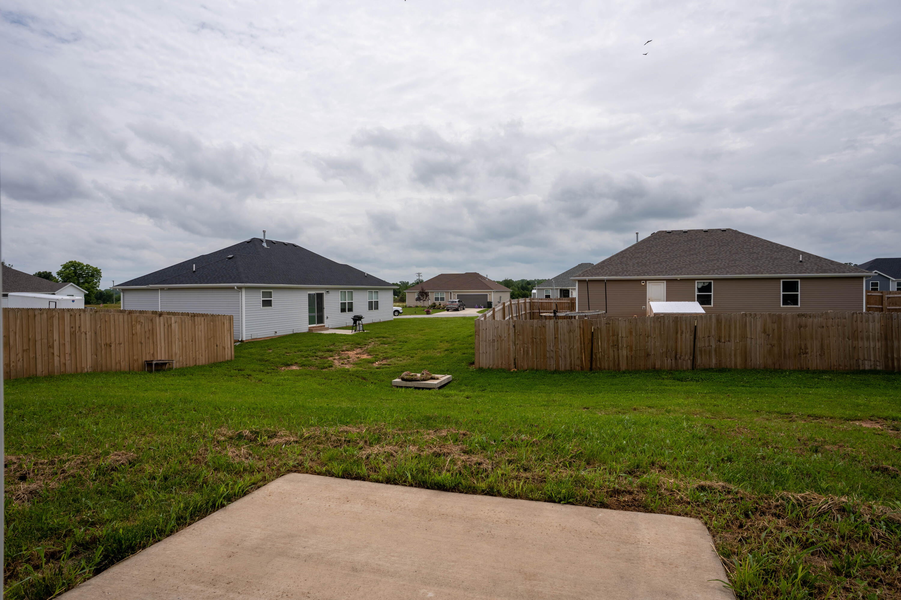 110 Pin Oak Dr Drive Property Photo 18