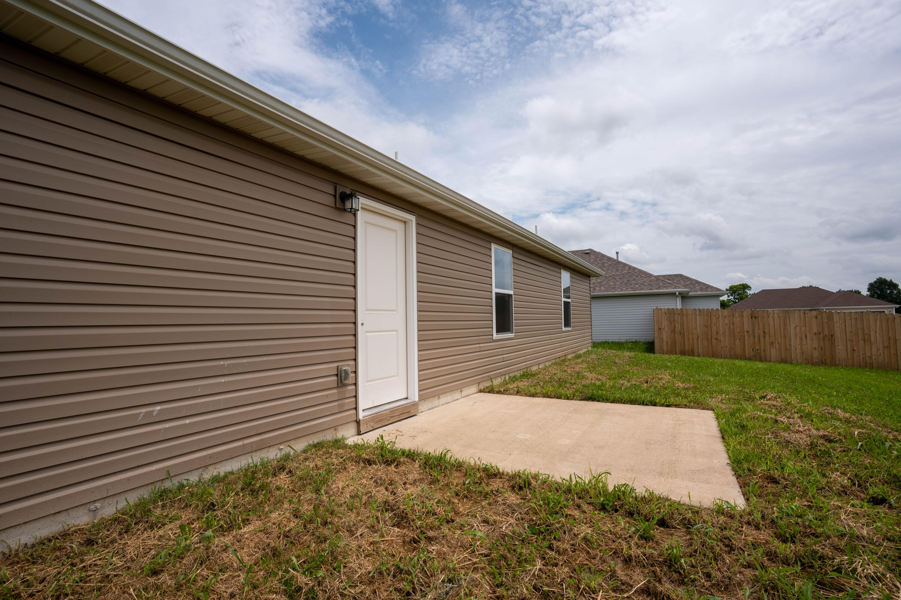 110 Pin Oak Dr Drive Property Photo 19