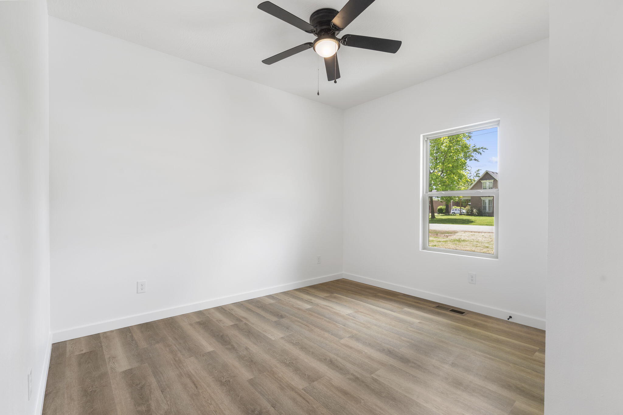 303 West Odell Street Property Photo 16