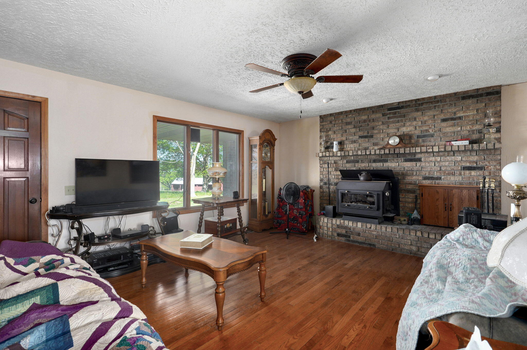 8610 North Farm Road 53 Property Photo 9