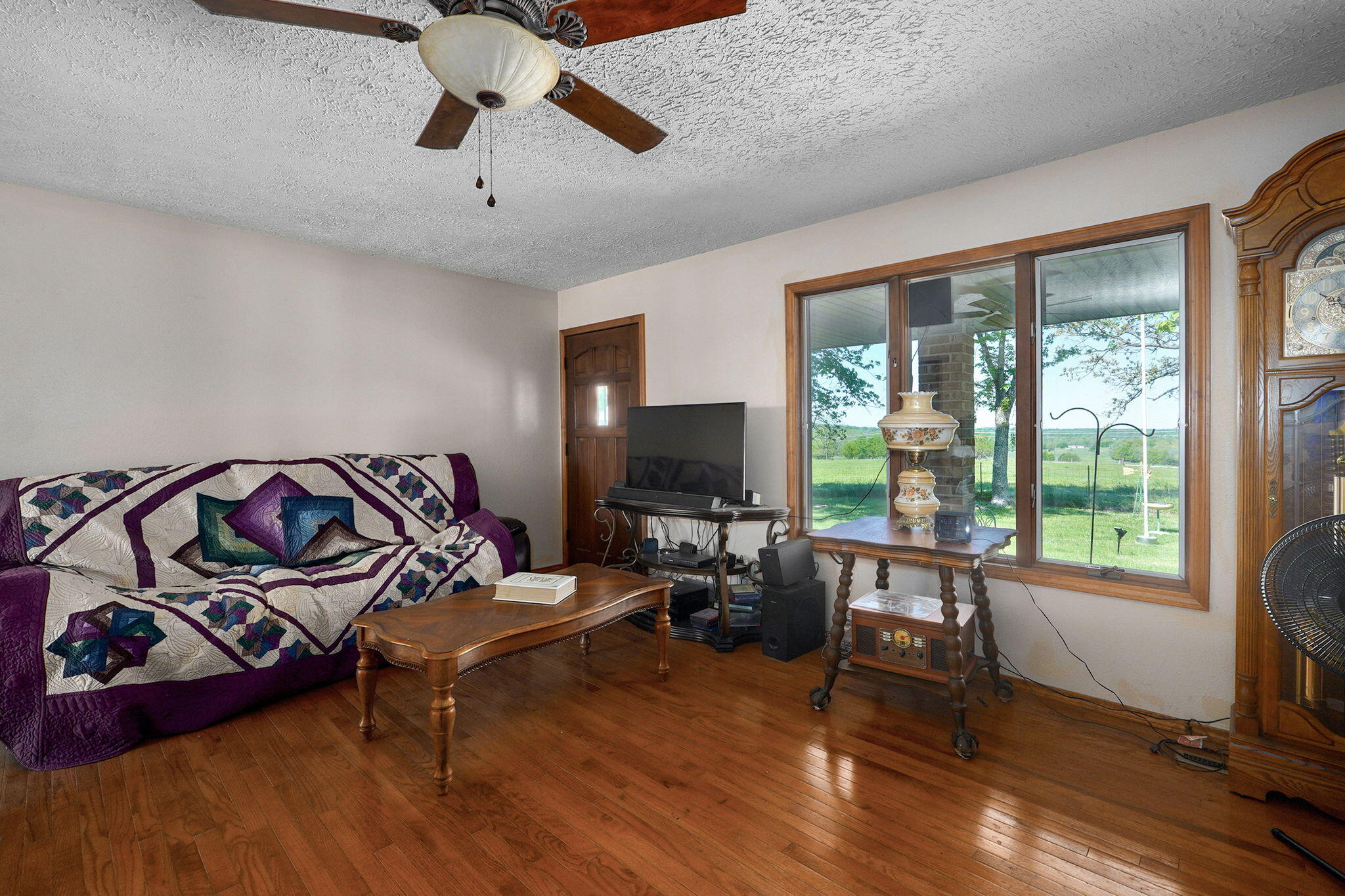 8610 North Farm Road 53 Property Photo 11