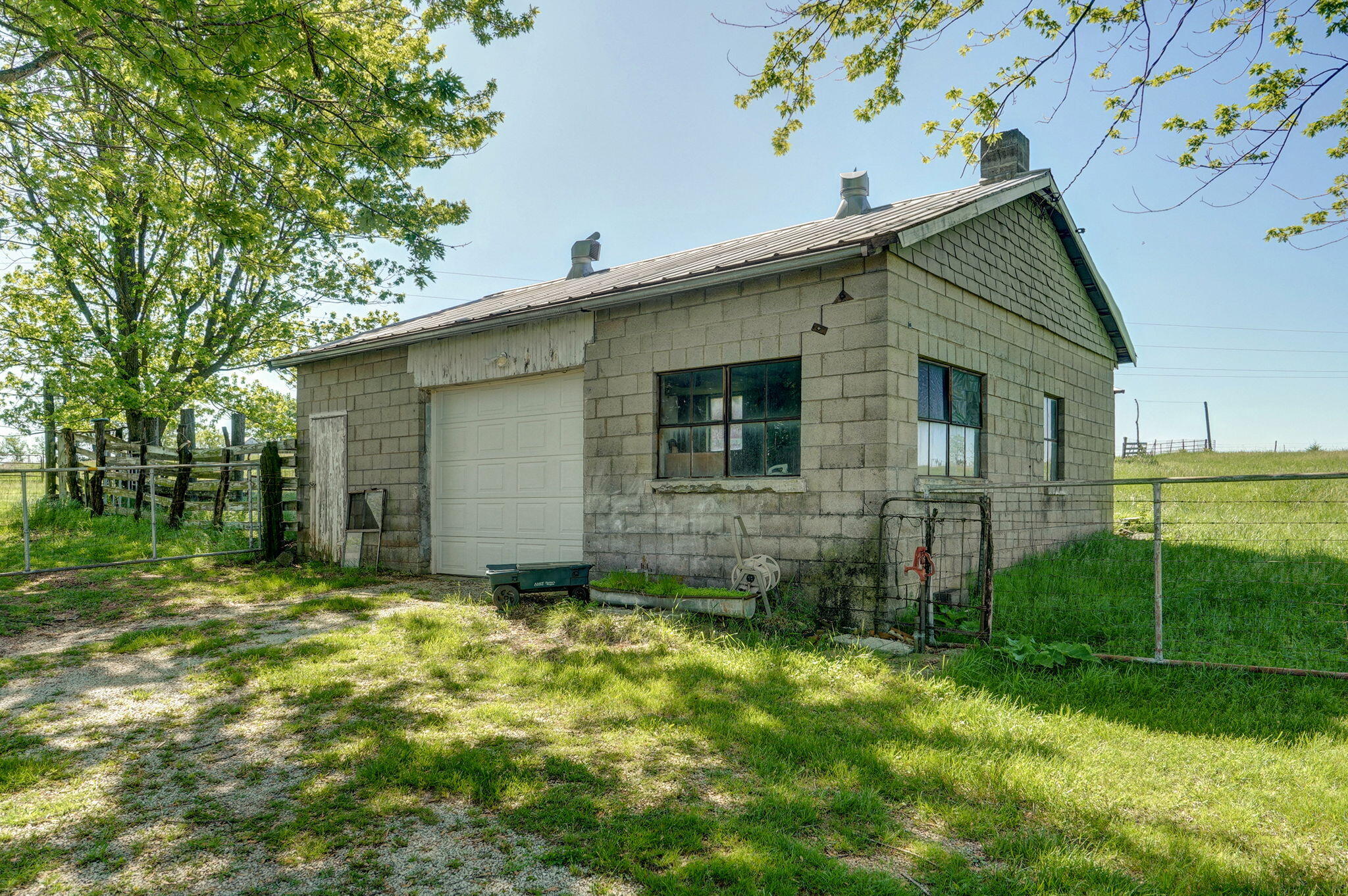 8610 North Farm Road 53 Property Photo 34