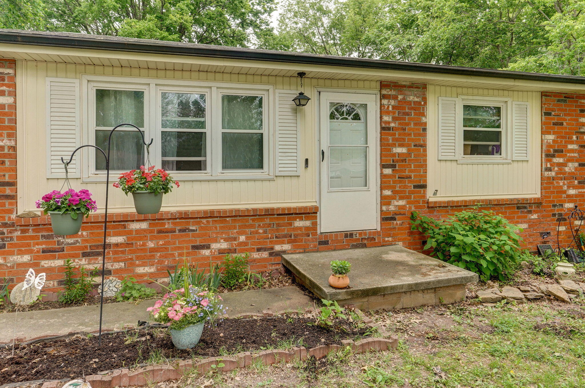 1609 East Kentwood Street Property Photo 4