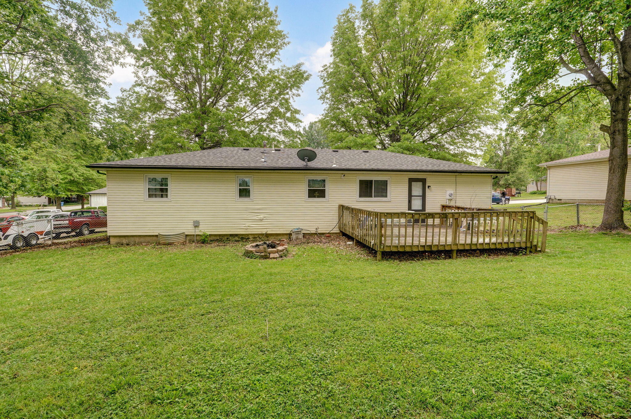 1609 East Kentwood Street Property Photo 7