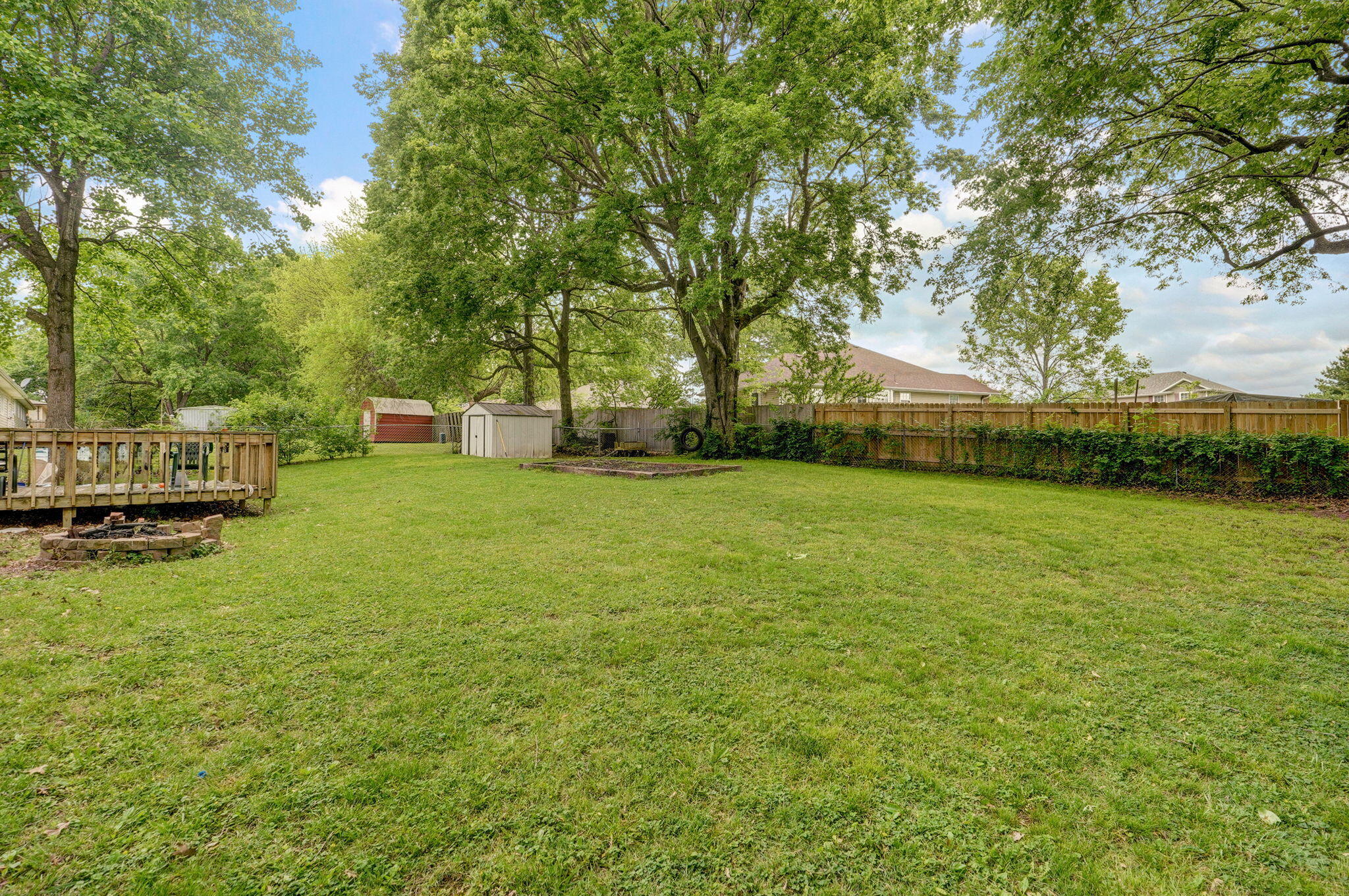1609 East Kentwood Street Property Photo 9