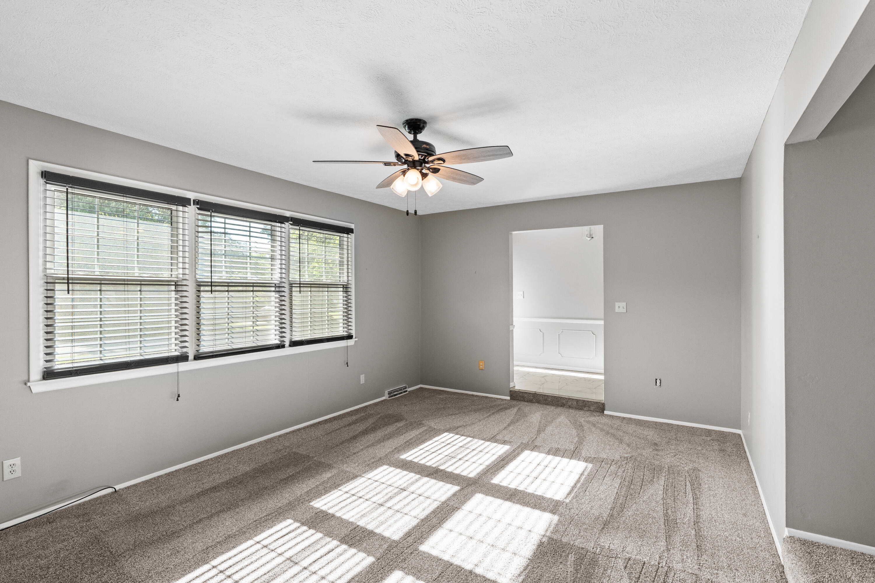 3145 South Glenhaven Avenue Property Photo 9