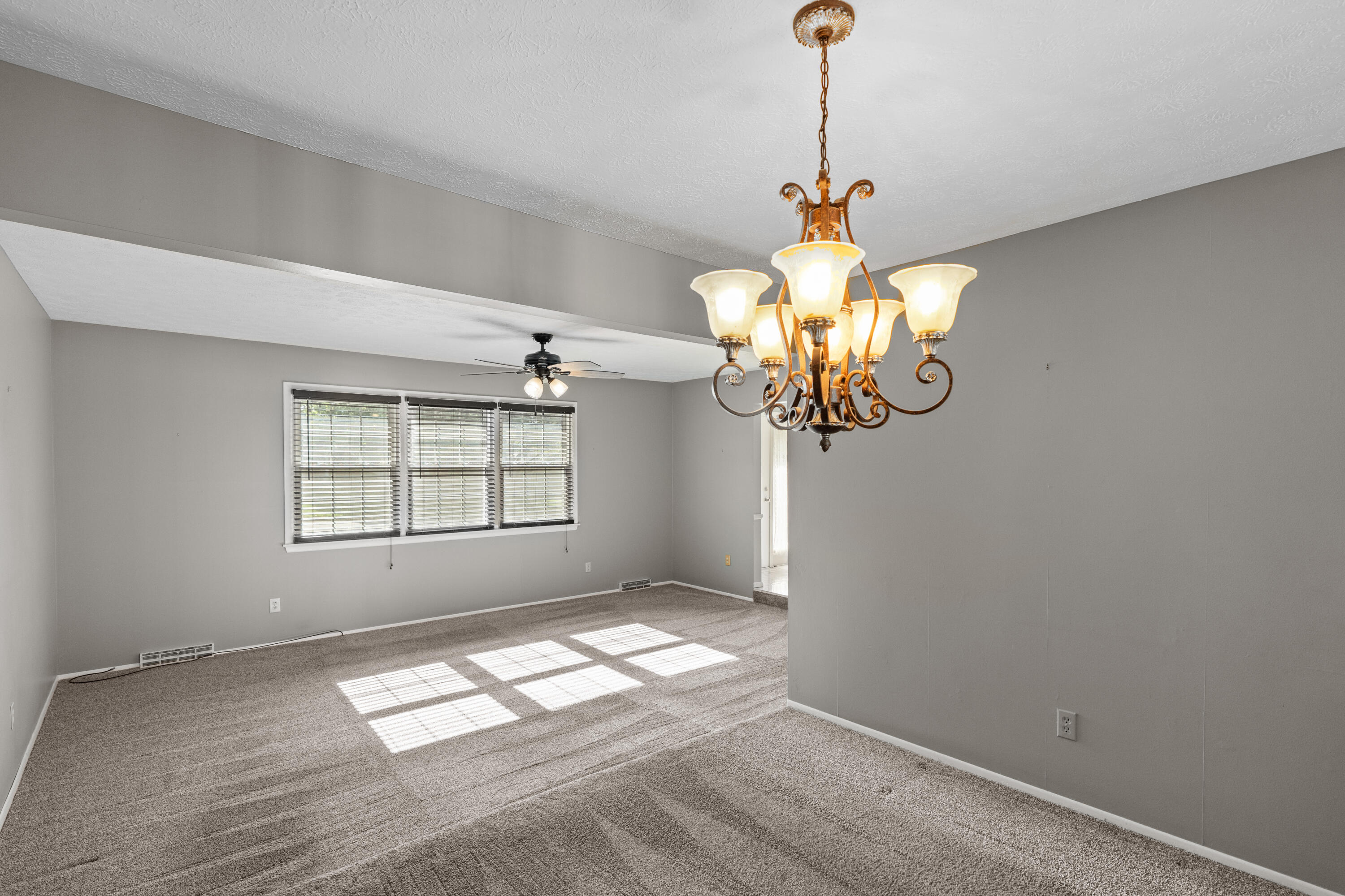 3145 South Glenhaven Avenue Property Photo 10