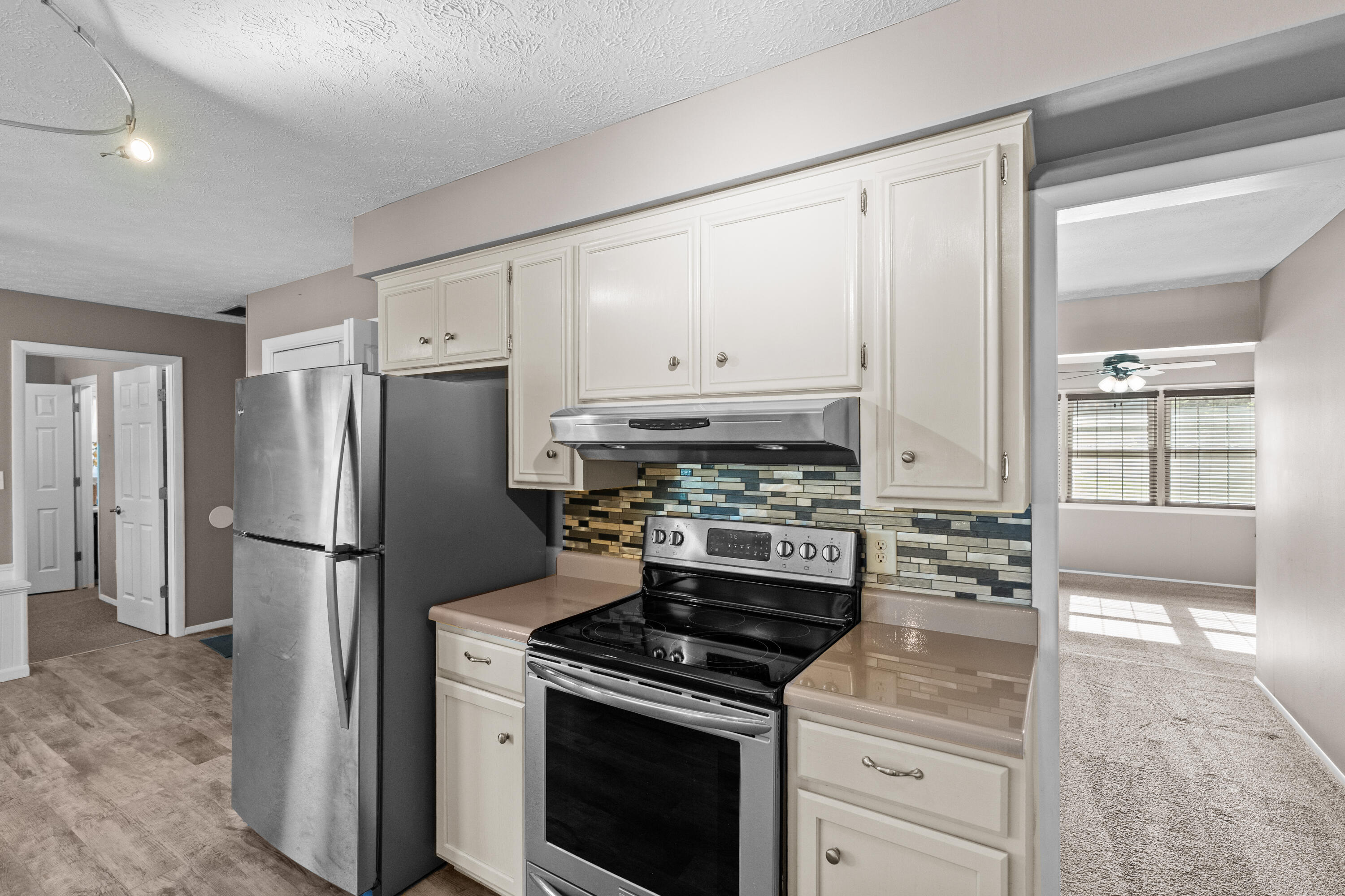3145 South Glenhaven Avenue Property Photo 13