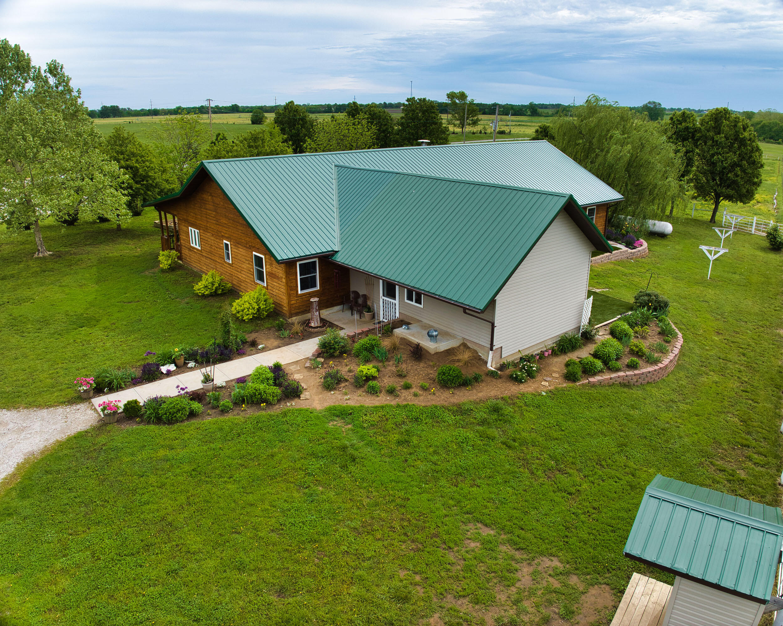 17522 East N Highway Property Photo 6