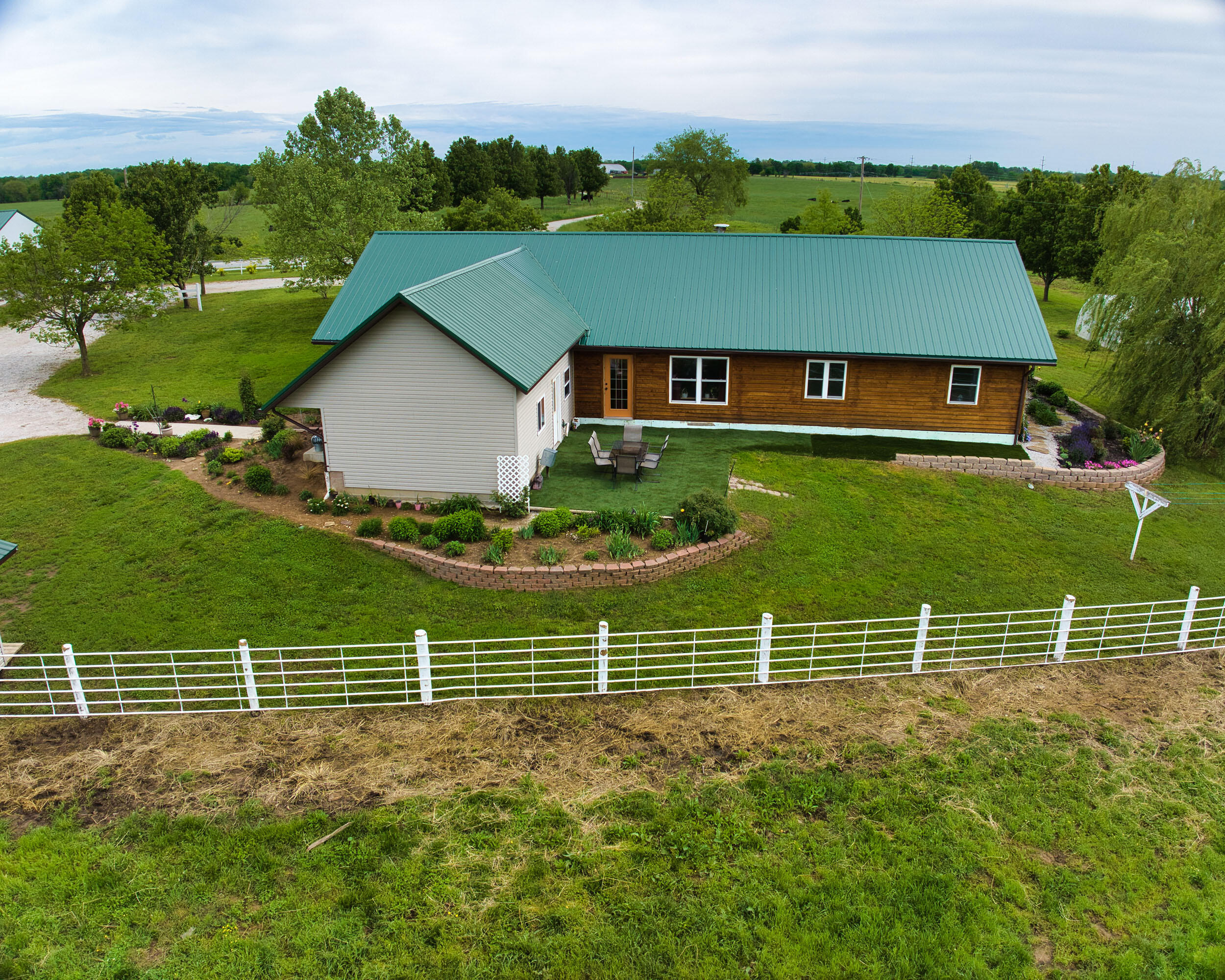 17522 East N Highway Property Photo 7