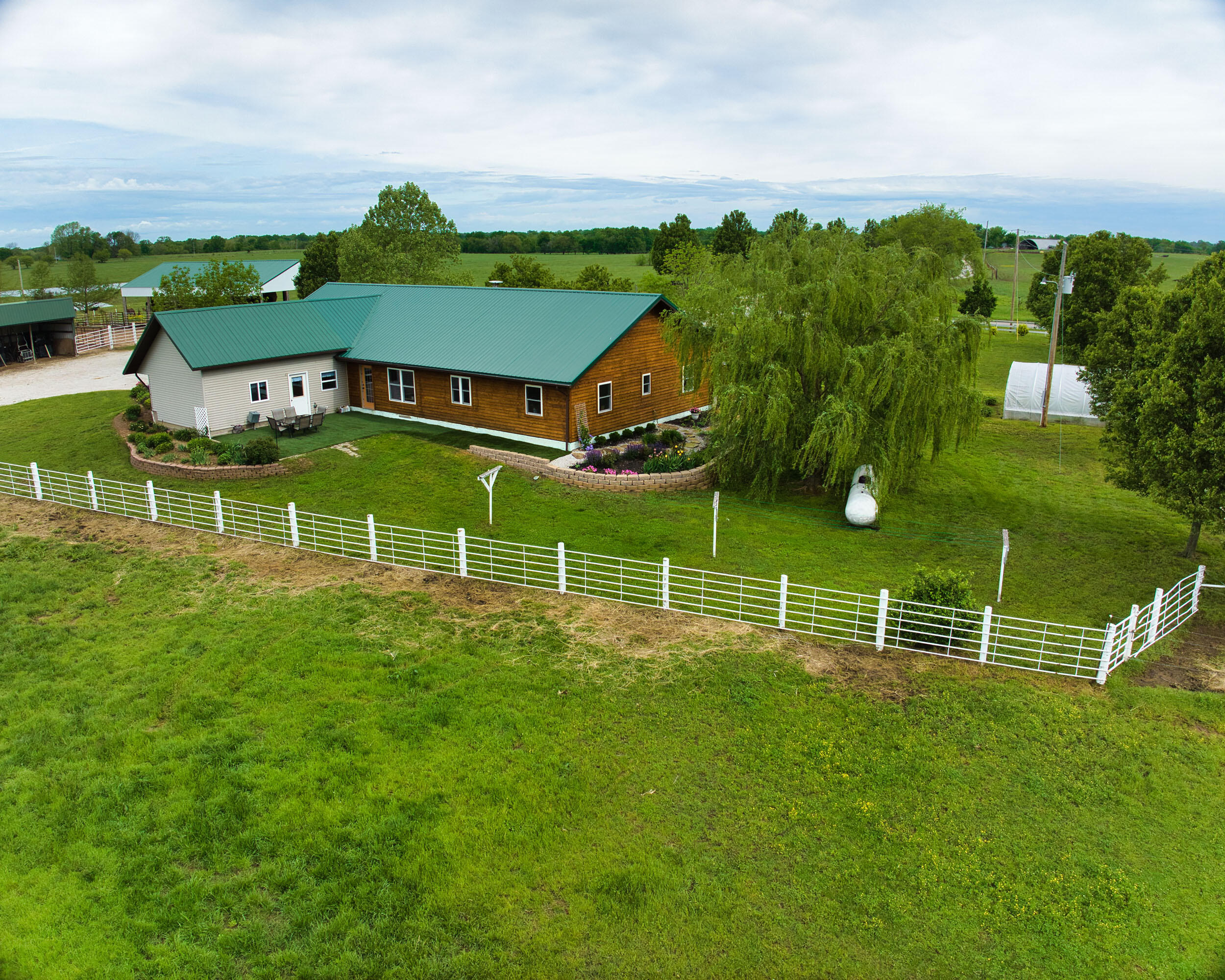 17522 East N Highway Property Photo 8