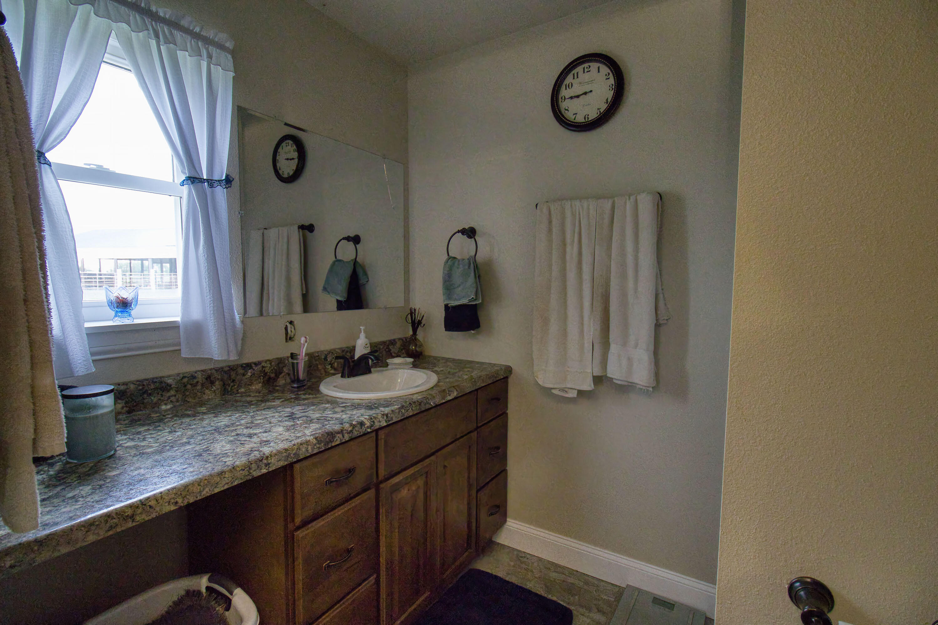 17522 East N Highway Property Photo 72