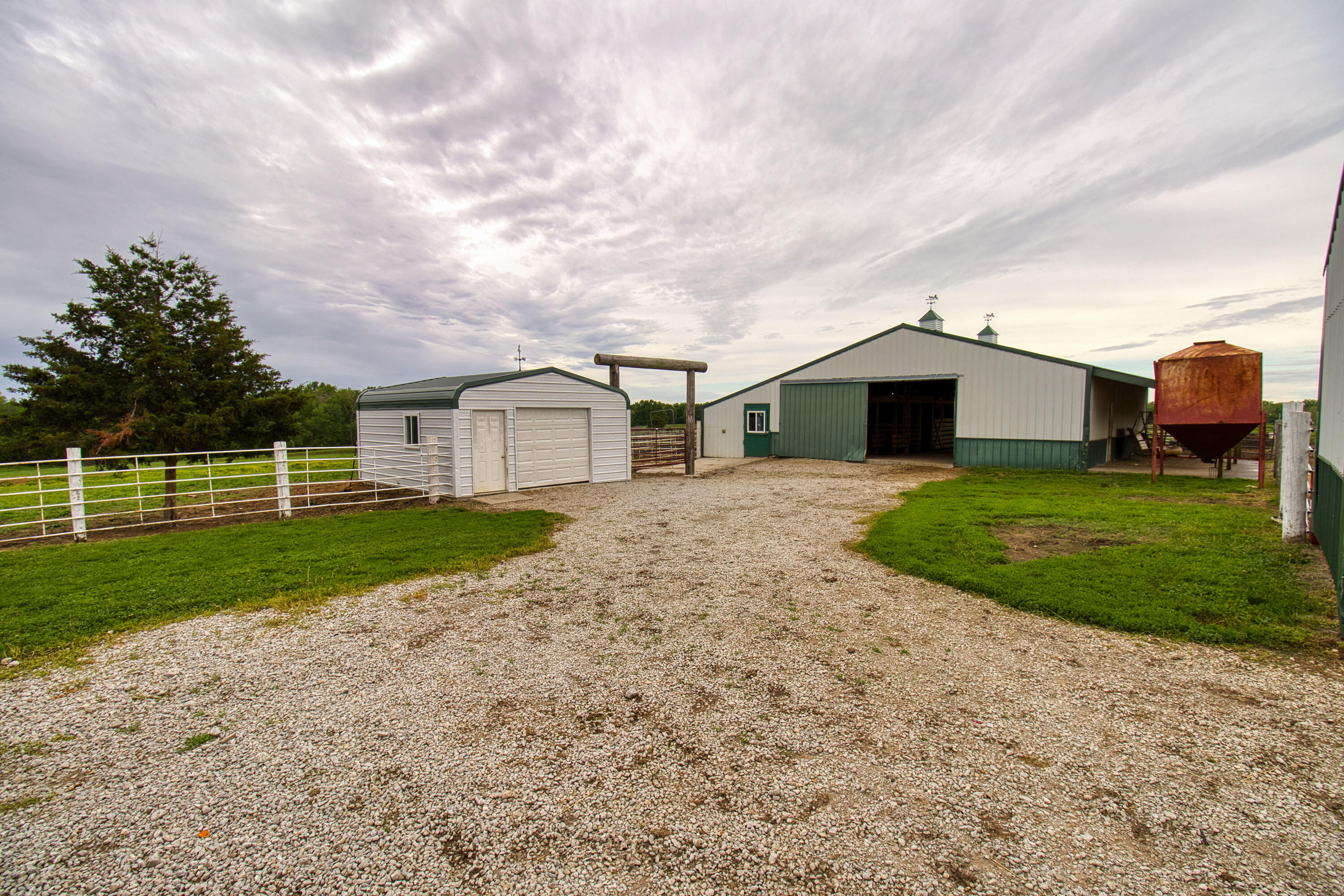 17522 East N Highway Property Photo 127