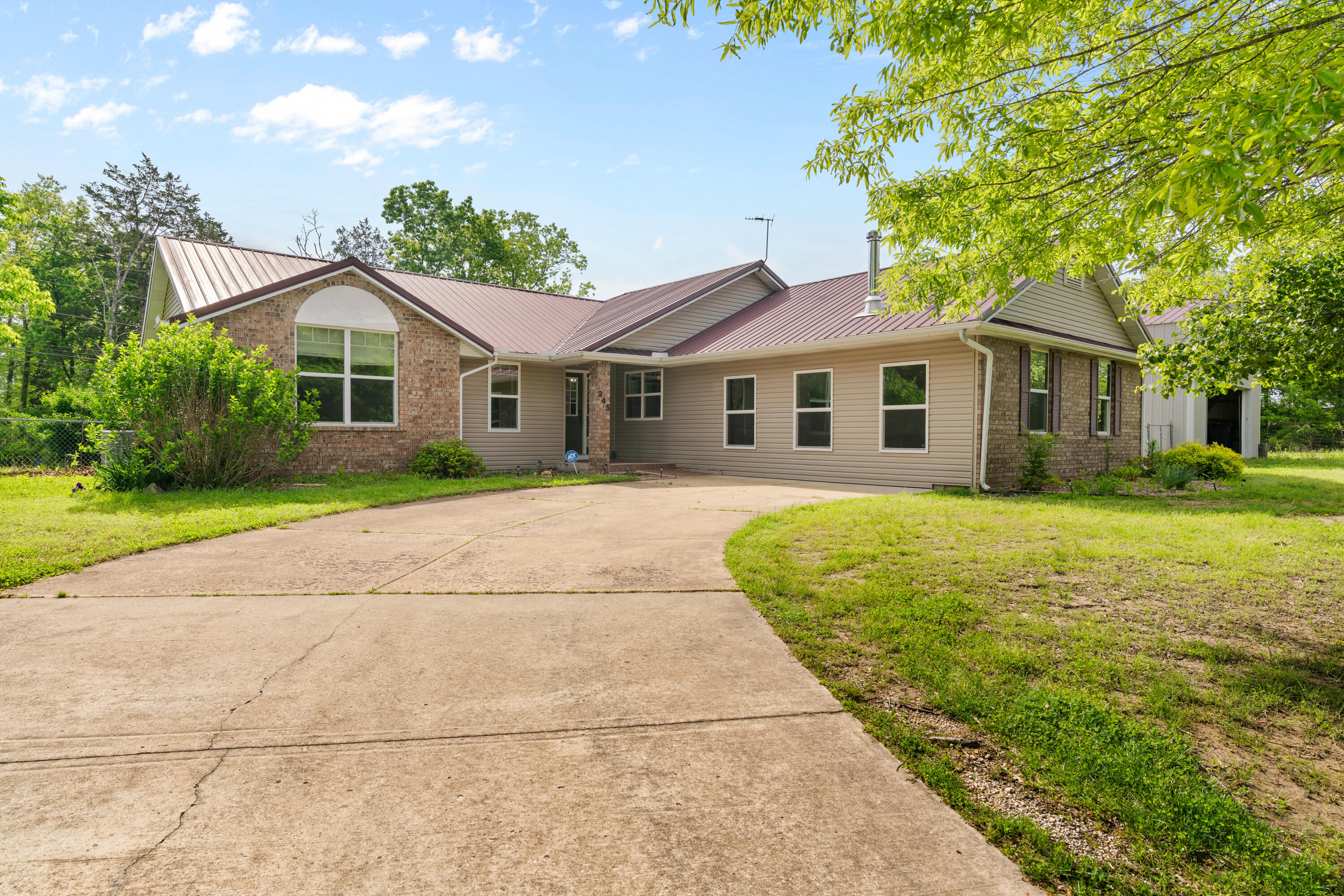 245 Country Hills Road Property Photo 1