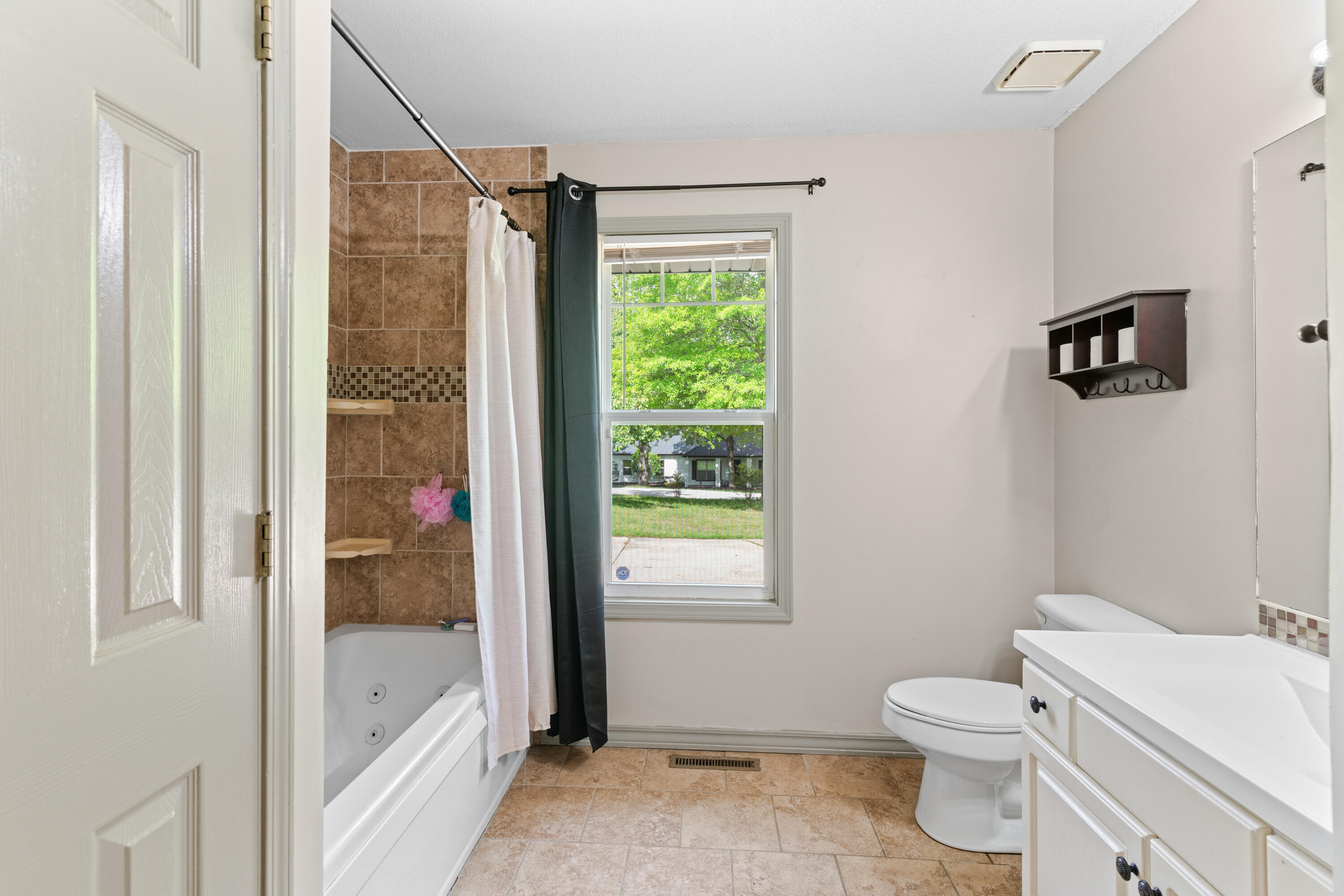 245 Country Hills Road Property Photo 18