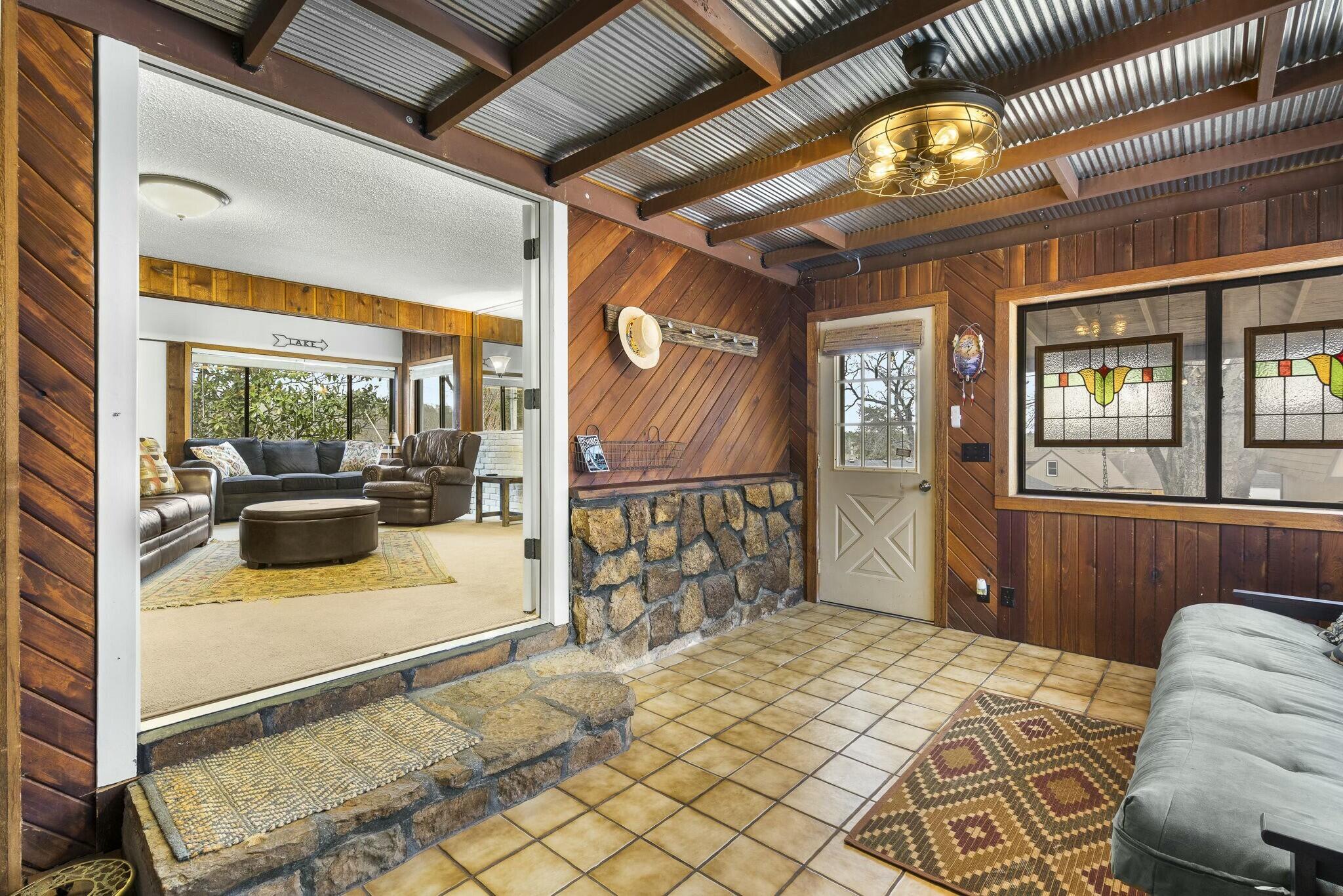 10 Stagecoach Lane Property Photo 5