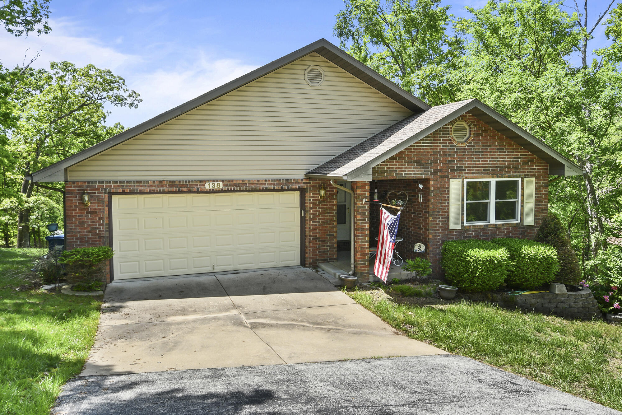 138 Canyon Forest Circle Property Photo 1