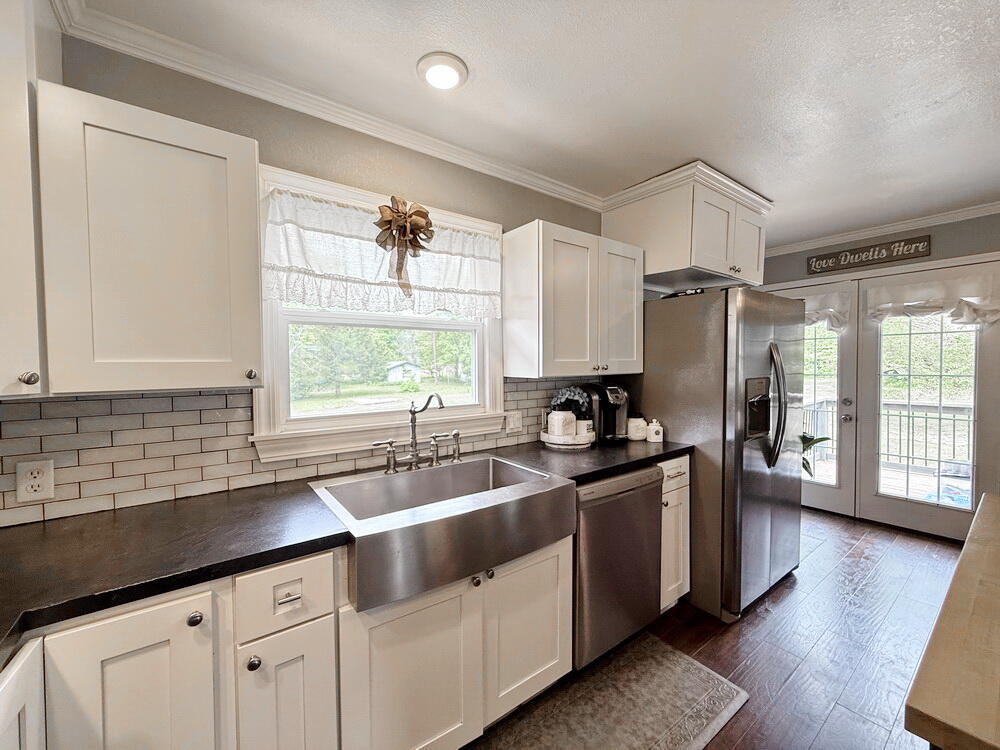 801 East Thompson Street Property Photo 15