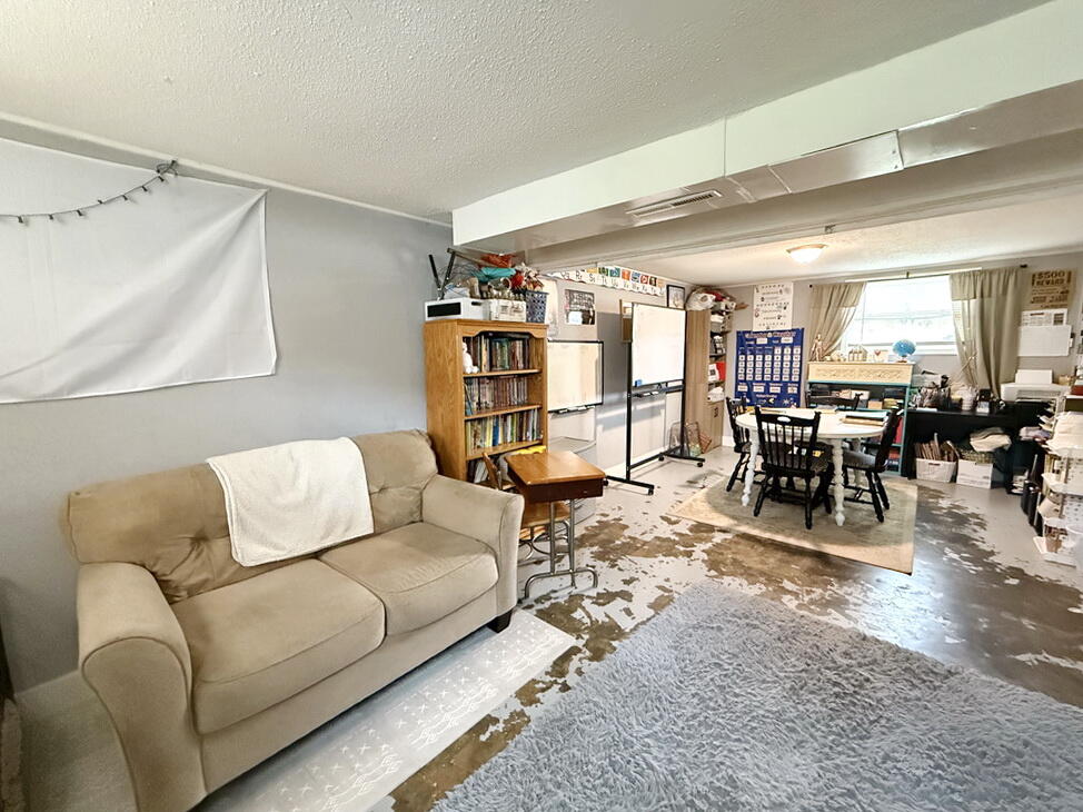 801 East Thompson Street Property Photo 27